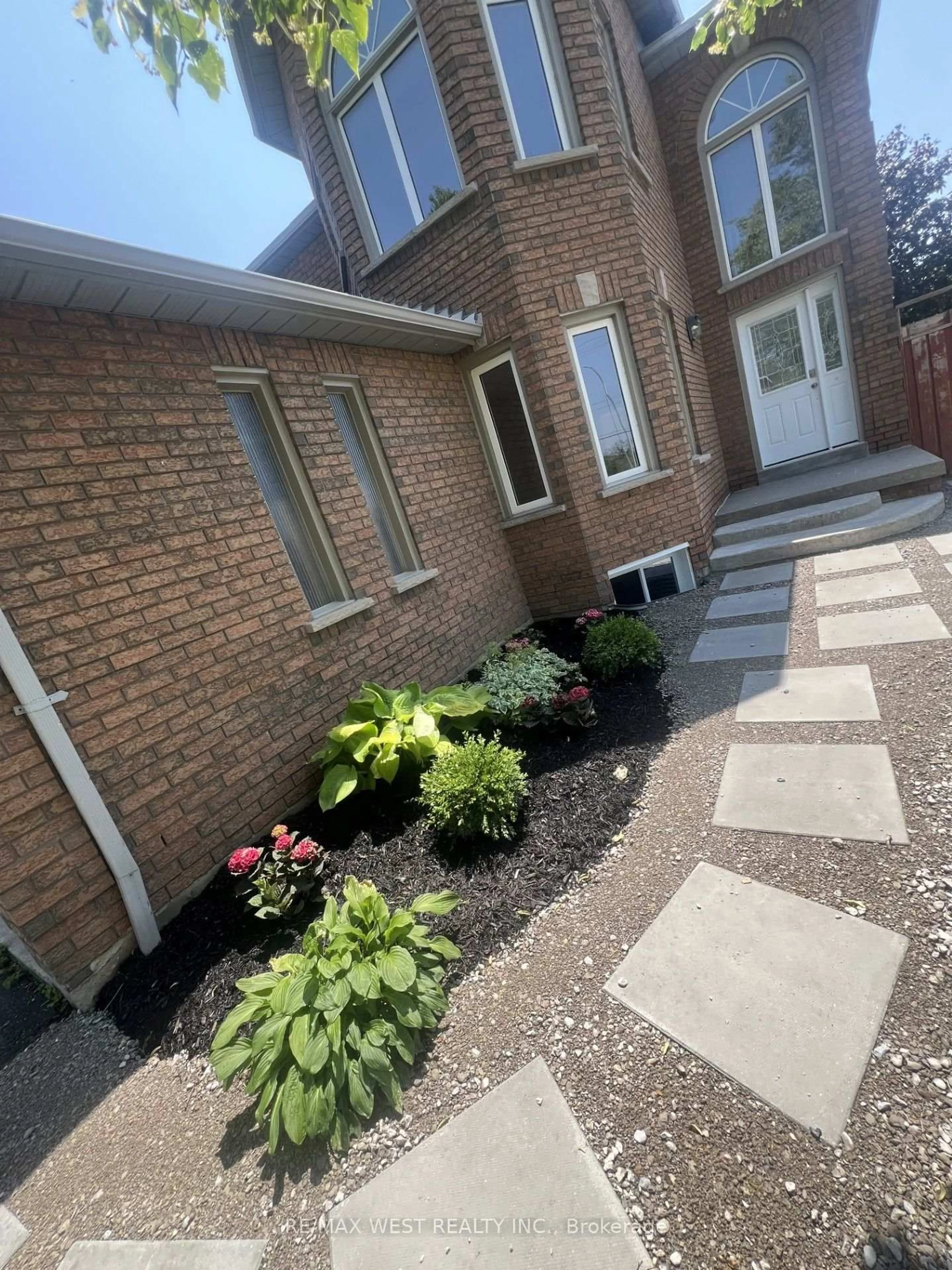 Unknown for 60 Furrow Dr, Whitby Ontario L1R 1Y7