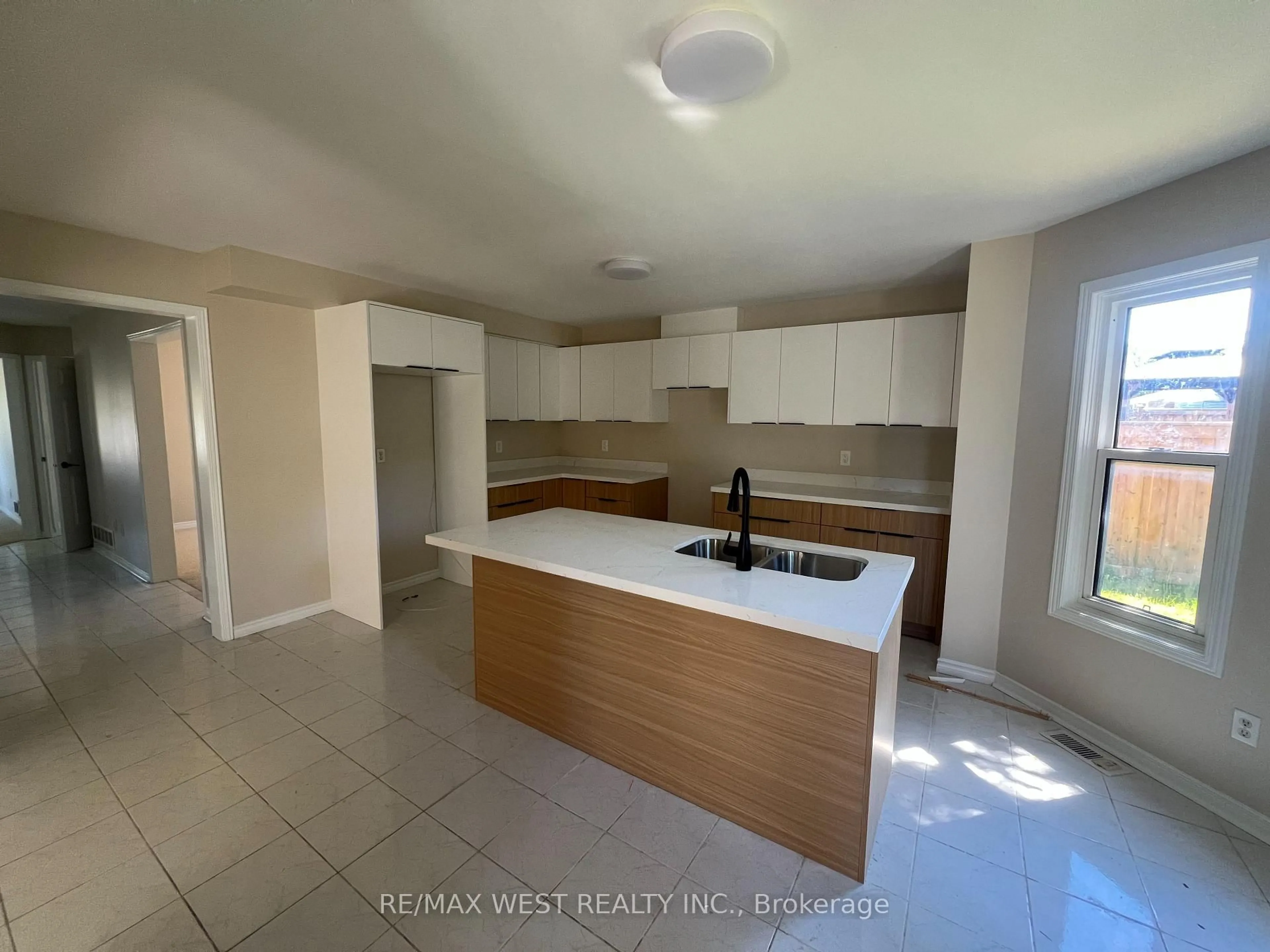 Open concept kitchen, unknown for 60 Furrow Dr, Whitby Ontario L1R 1Y7