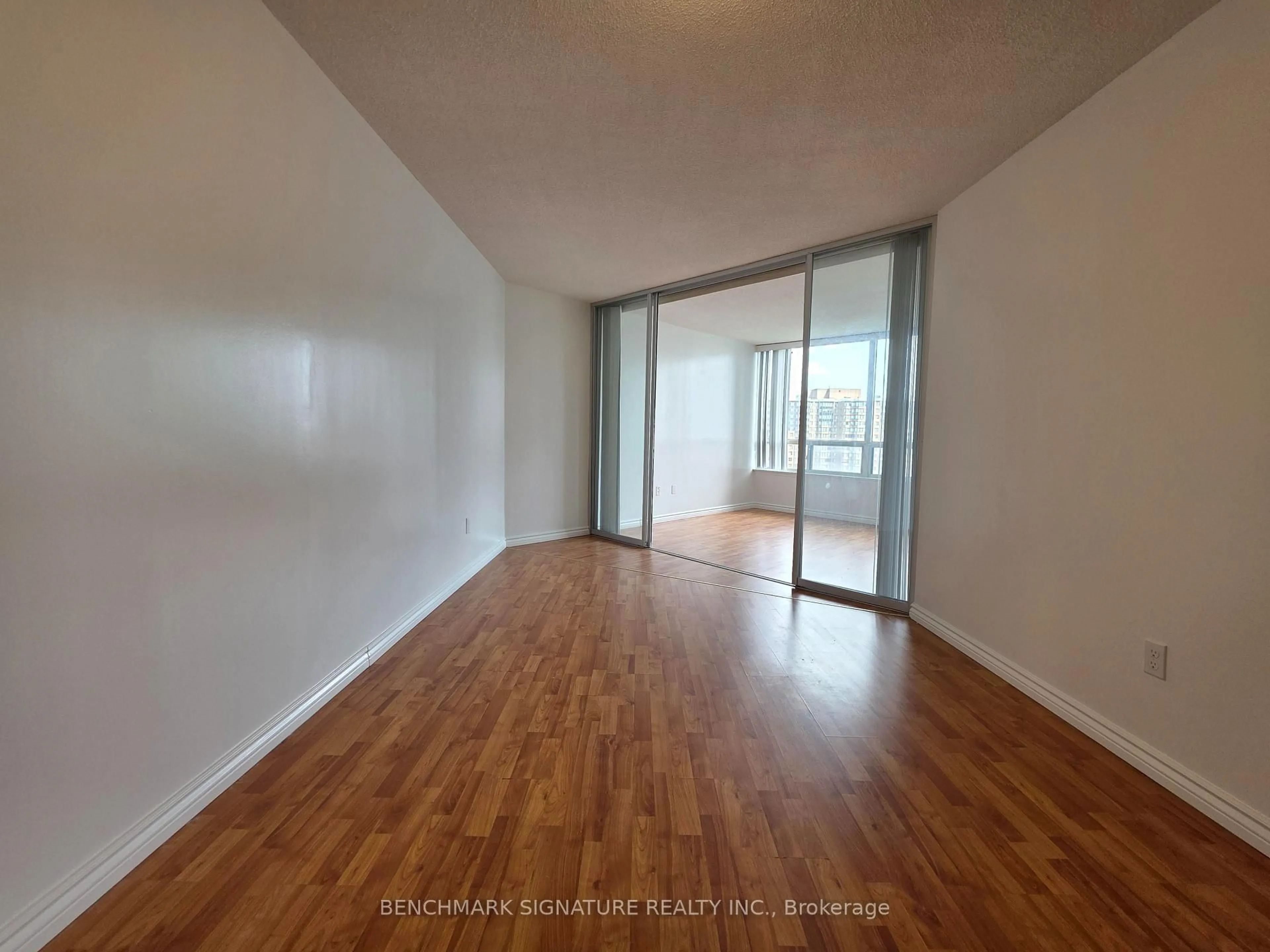 A pic of a room for 300 Alton Towers Circ #1409, Toronto Ontario M1V 4X9
