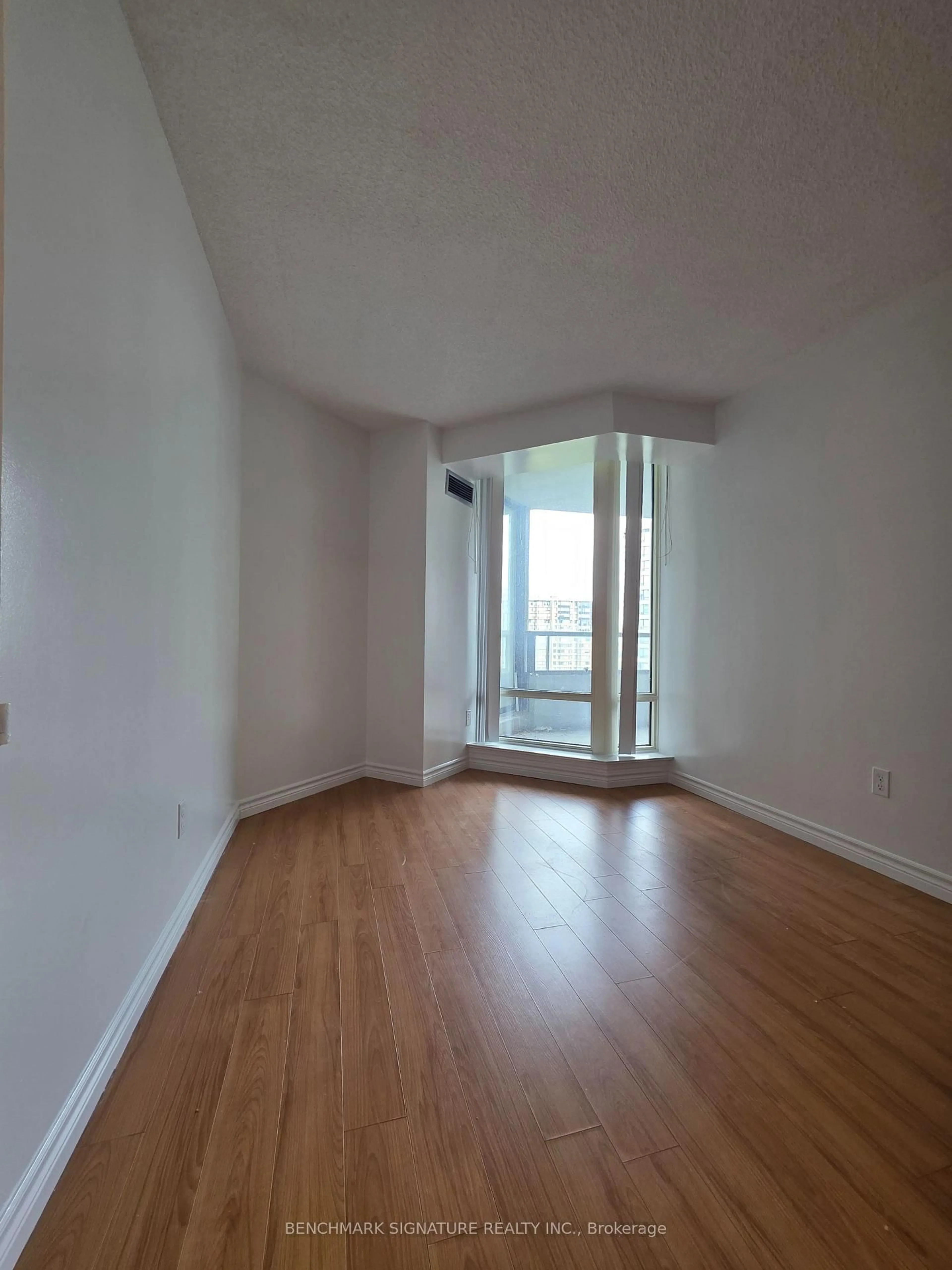 A pic of a room for 300 Alton Towers Circ #1409, Toronto Ontario M1V 4X9