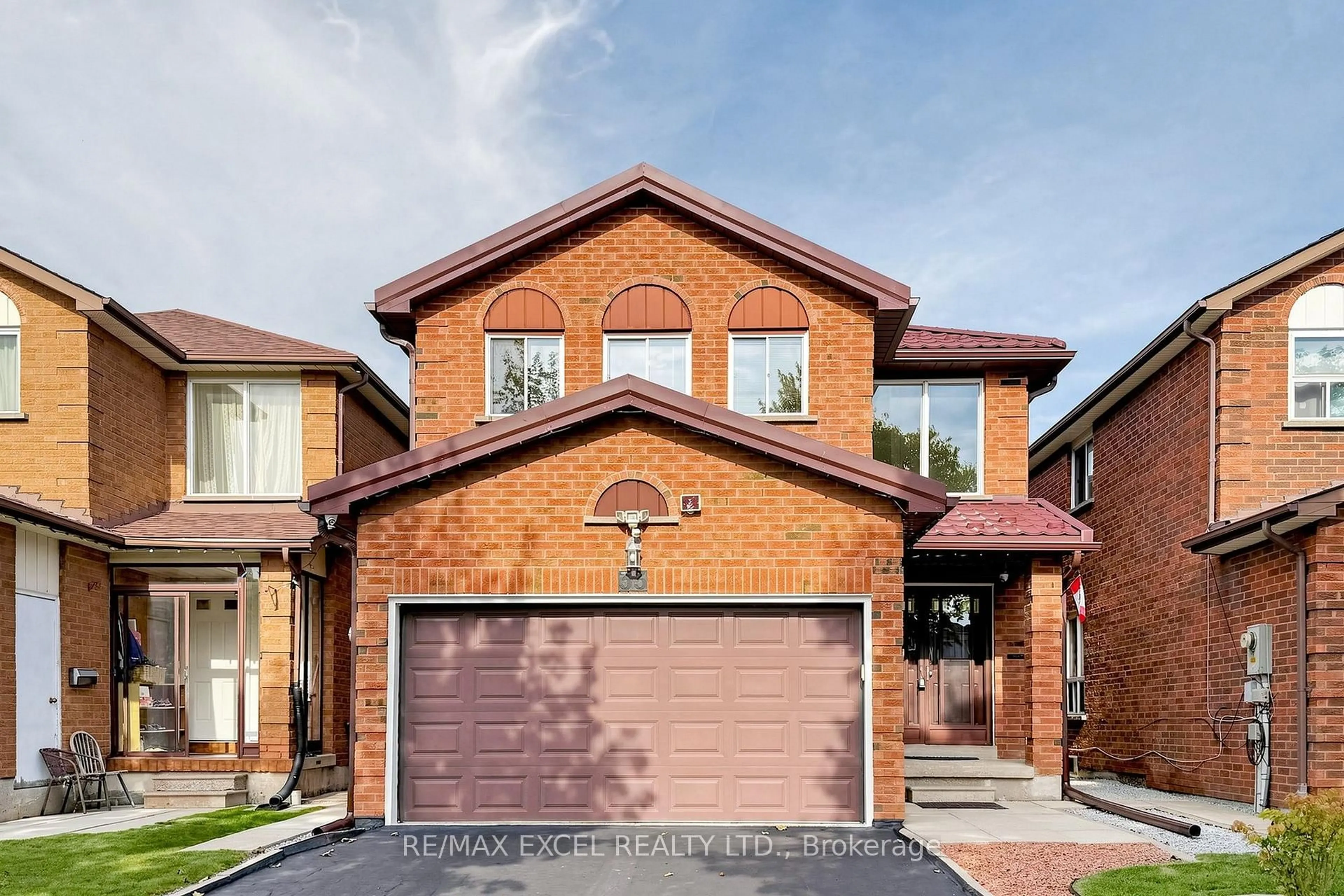 Home with brick exterior material, street for 33 Wharton Sq, Toronto Ontario M1V 4M9