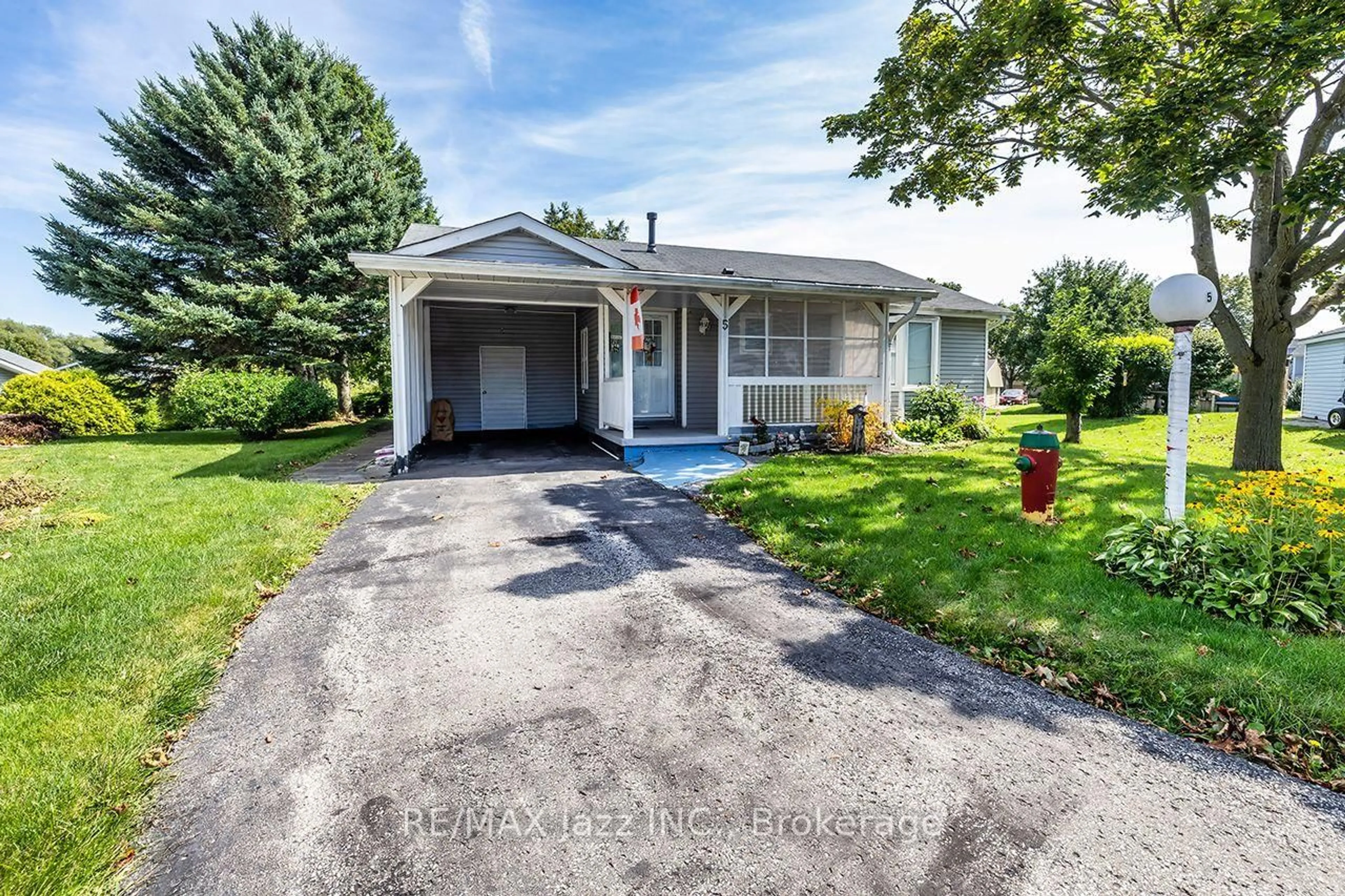 Unknown for 5 King Crt, Clarington Ontario L1B 1L7