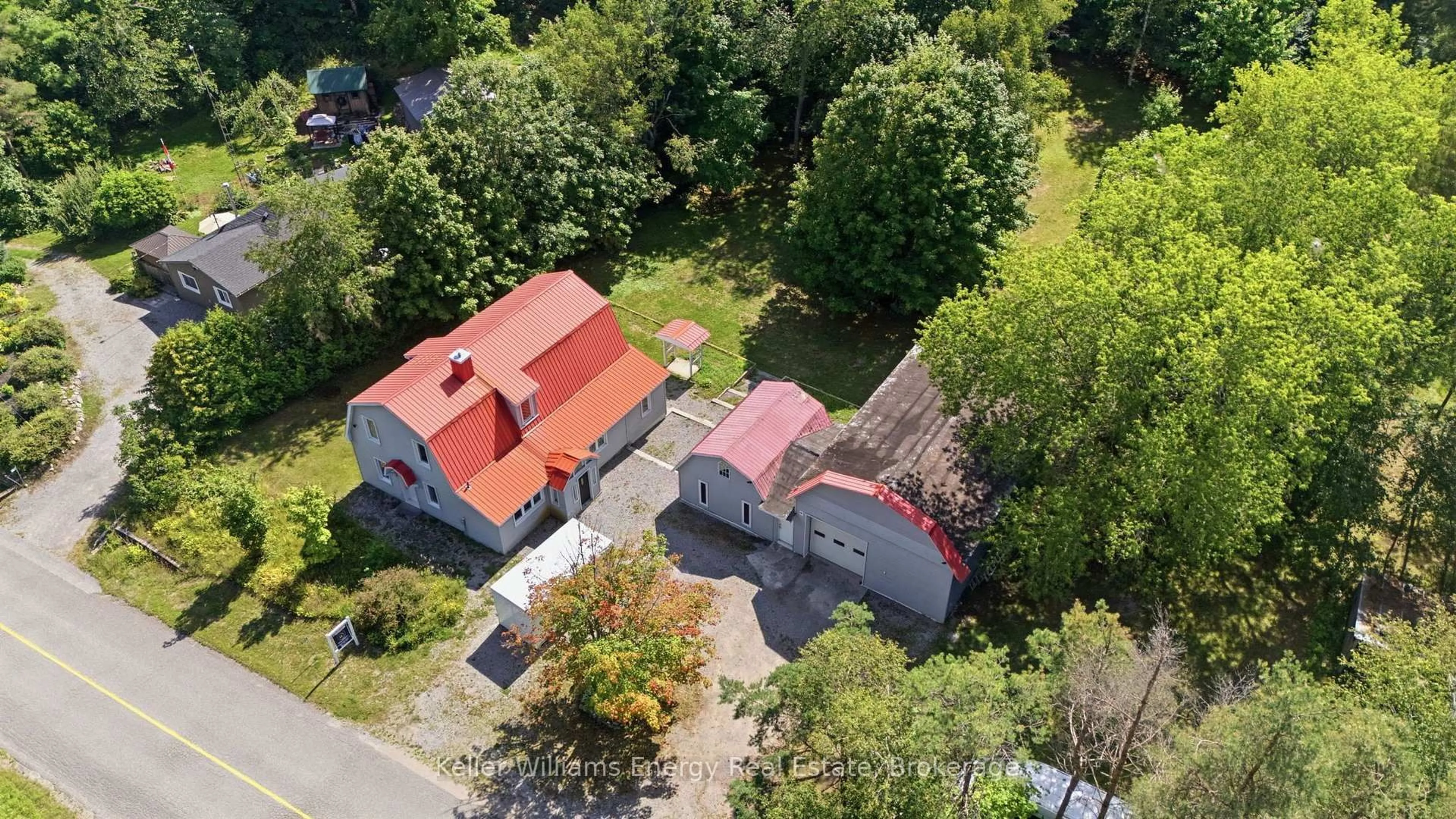 A pic from outside/outdoor area/front of a property/back of a property/a pic from drone, building for 10126 Old Scugog Rd, Clarington Ontario L0B 1B0