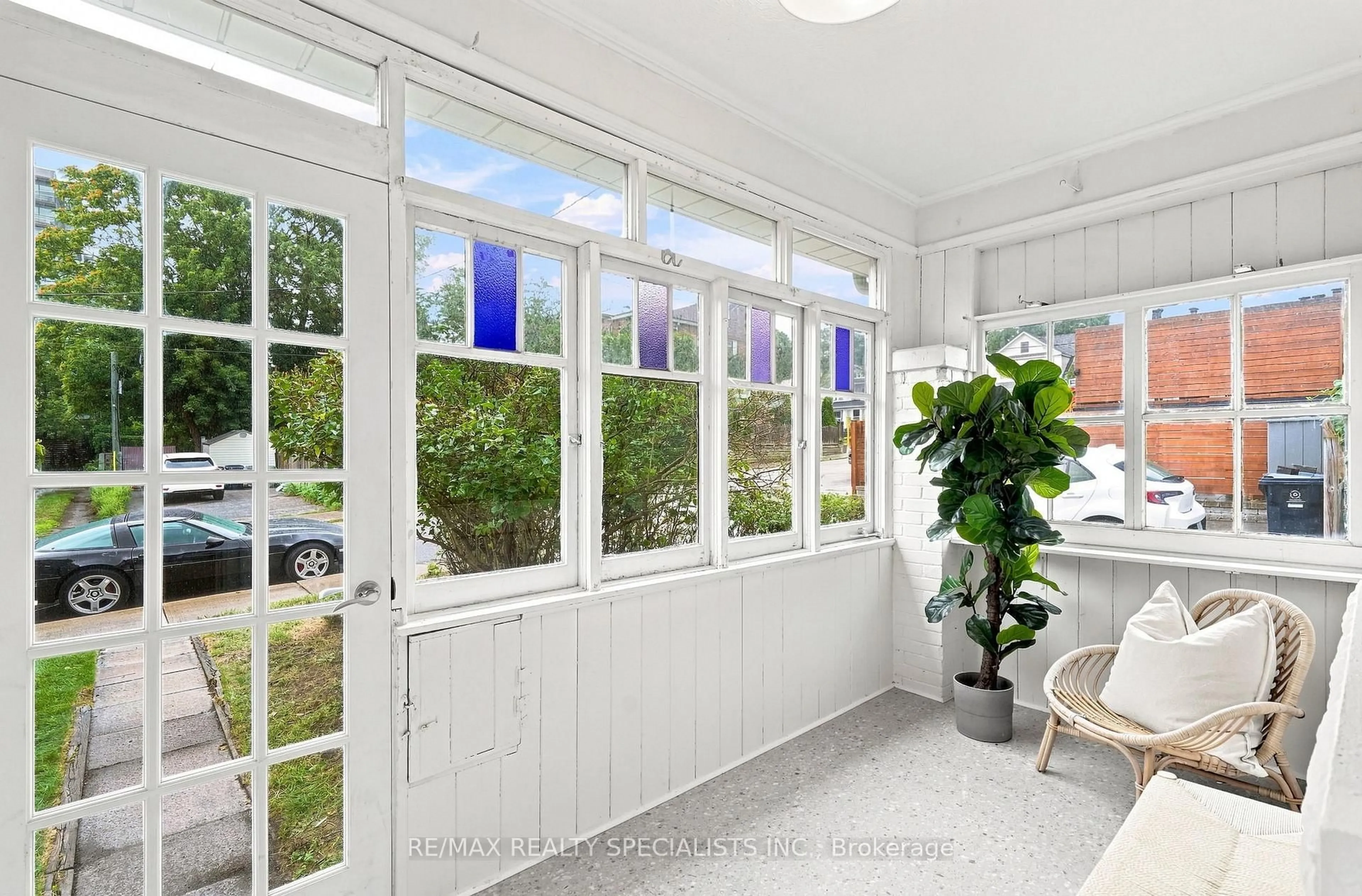 Indoor entryway for 21 Mendel Ave, Toronto Ontario M4C 1E6