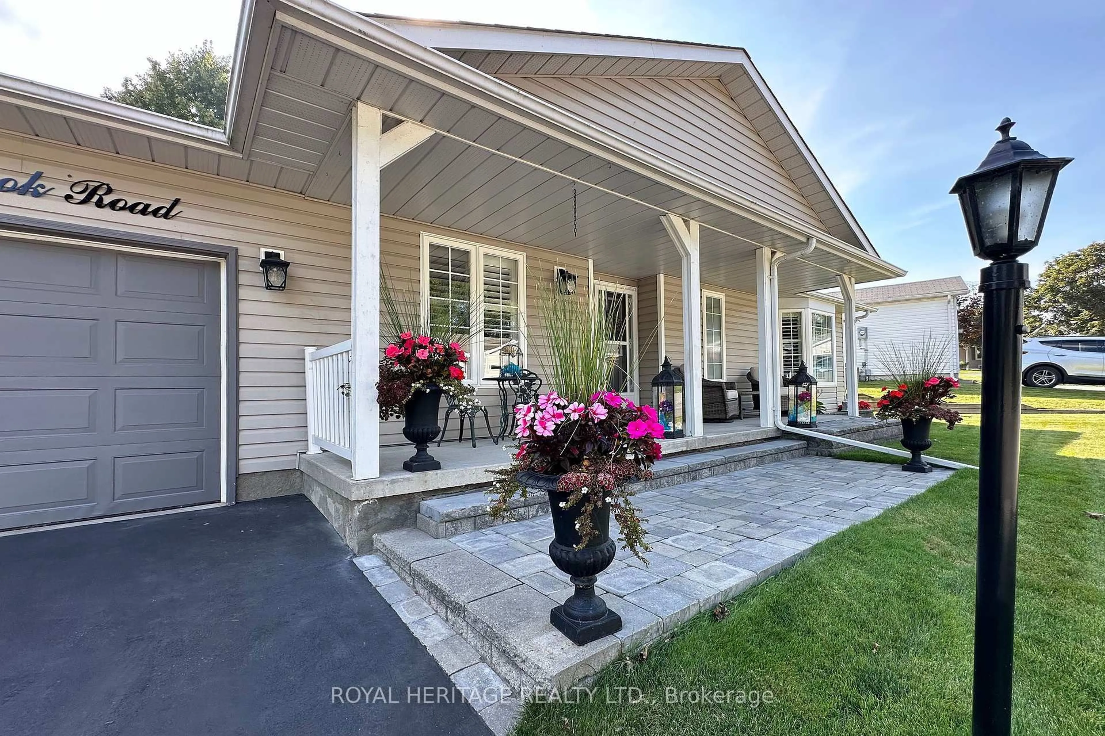 Home with vinyl exterior material, street for 17 Littlebrook Rd, Clarington Ontario L1B 1A4