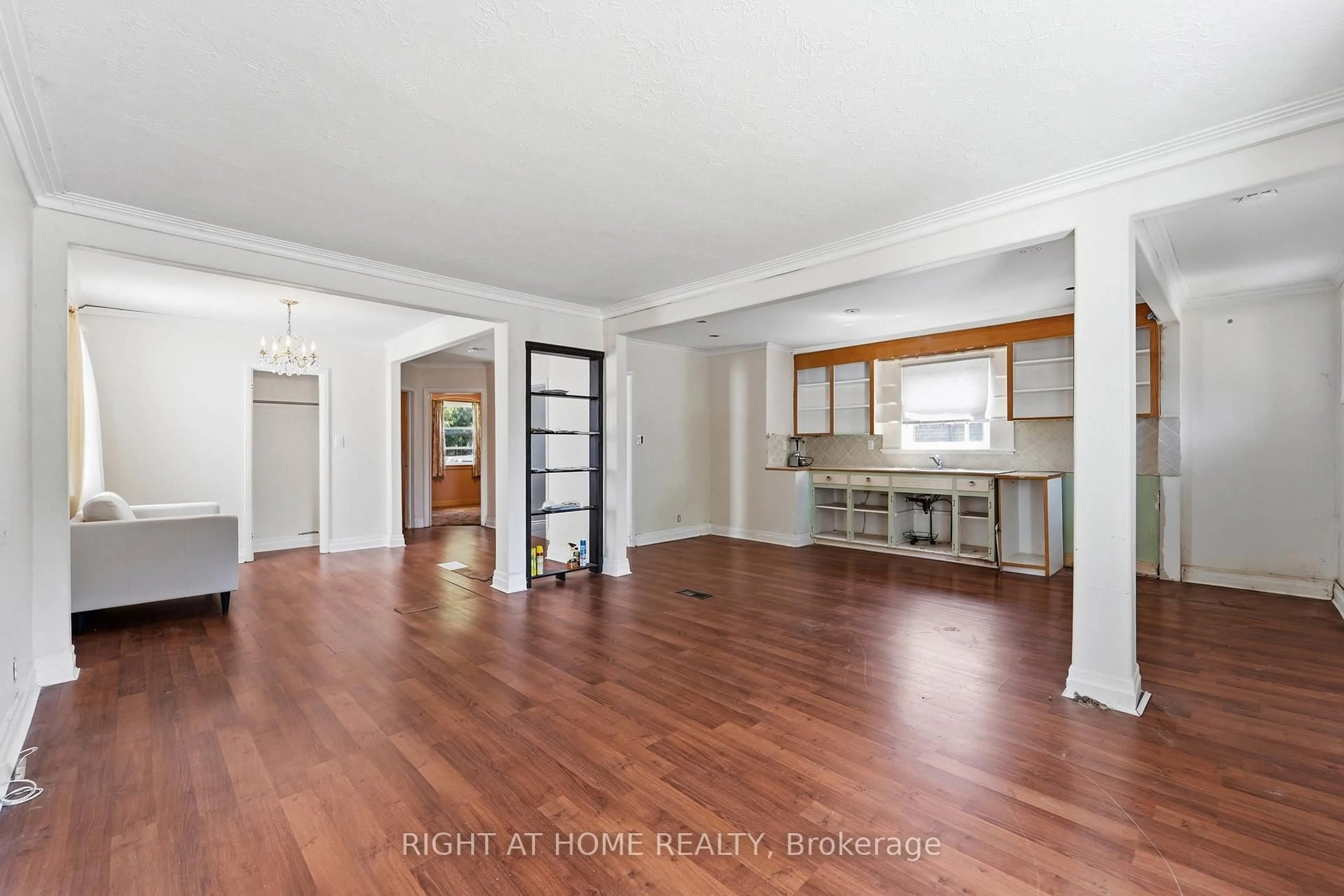 Unknown for 975 Victoria Park Ave, Toronto Ontario M4B 2J4