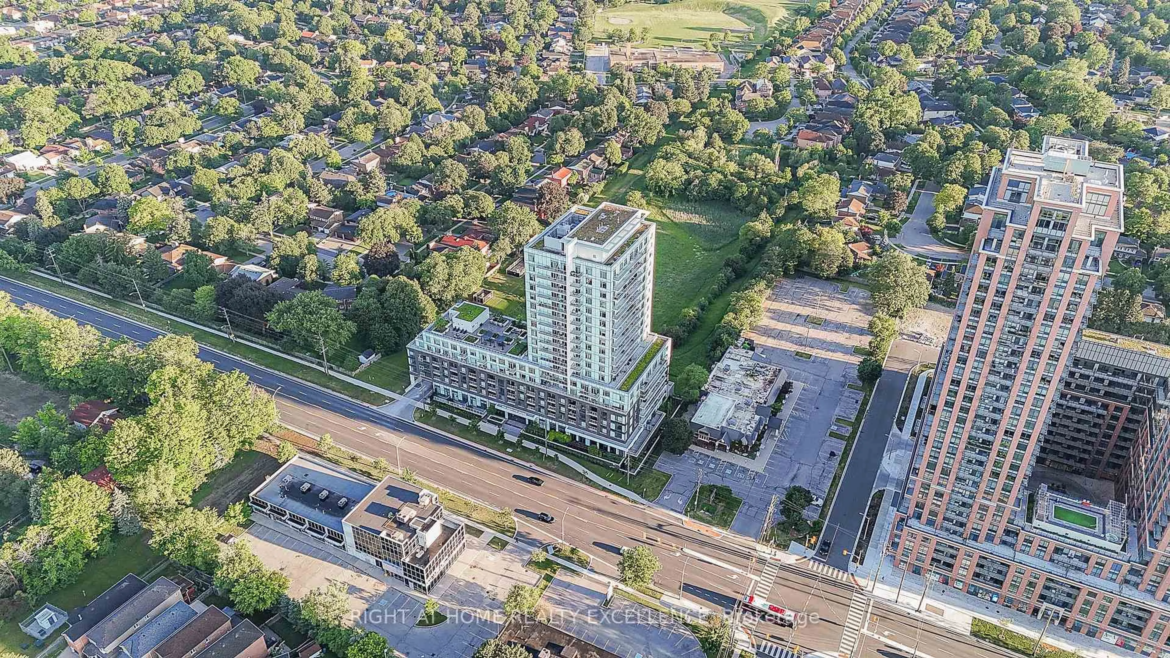 A pic from outside/outdoor area/front of a property/back of a property/a pic from drone, building for 3220 Sheppard Ave #1707, Toronto Ontario M1T 0B7