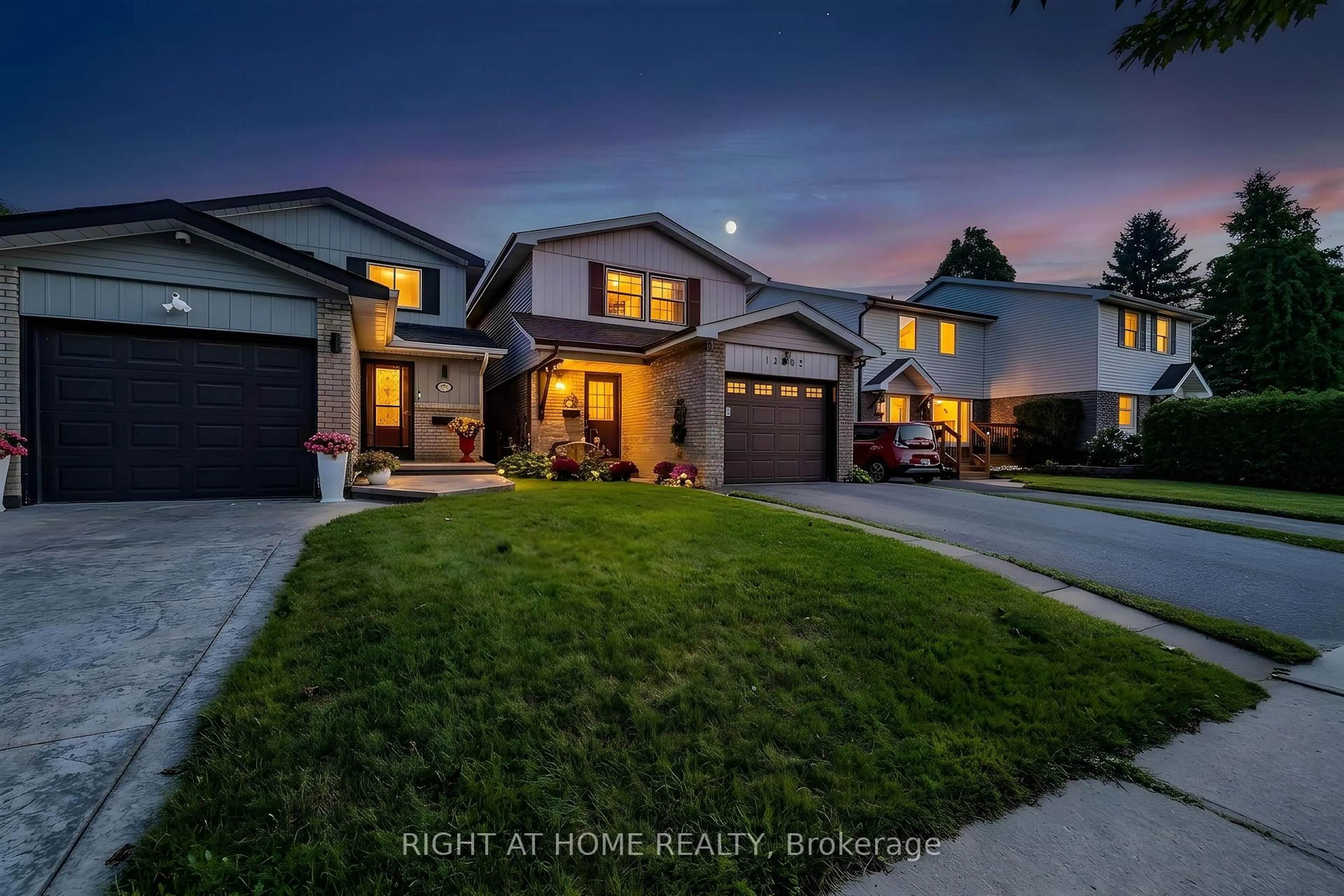 Unknown for 1262 Venus Cres, Oshawa Ontario L1J 6E4
