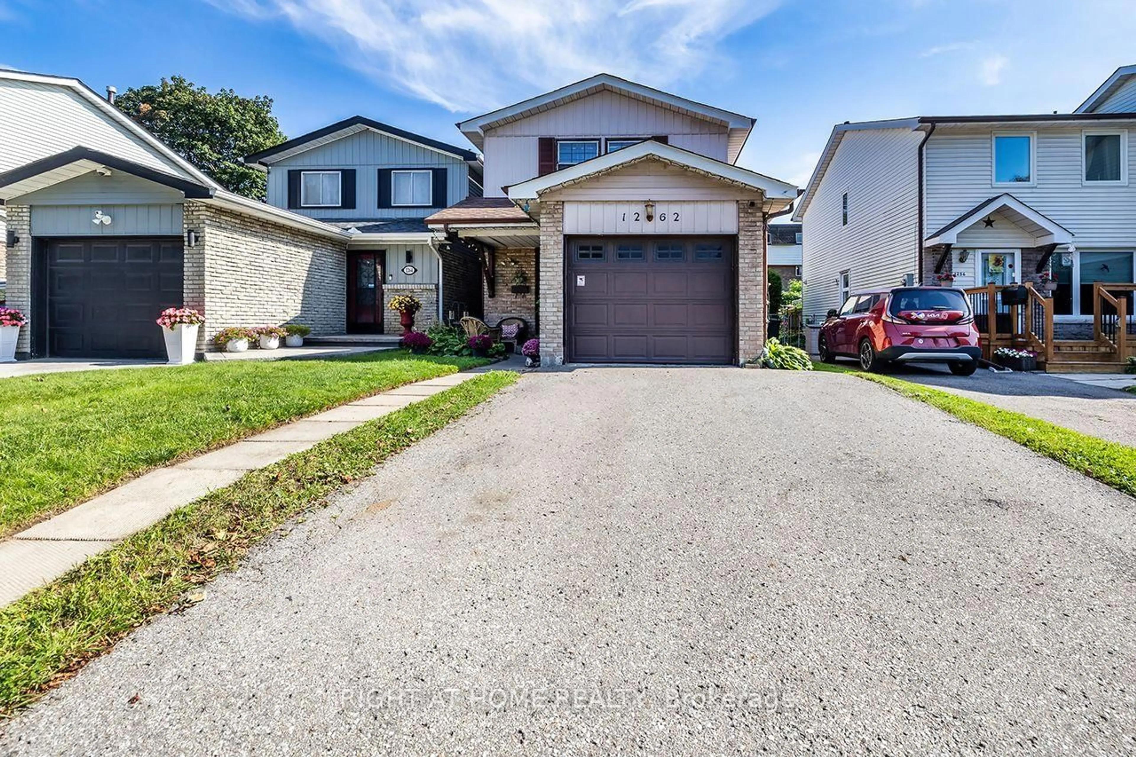 Unknown for 1262 Venus Cres, Oshawa Ontario L1J 6E4
