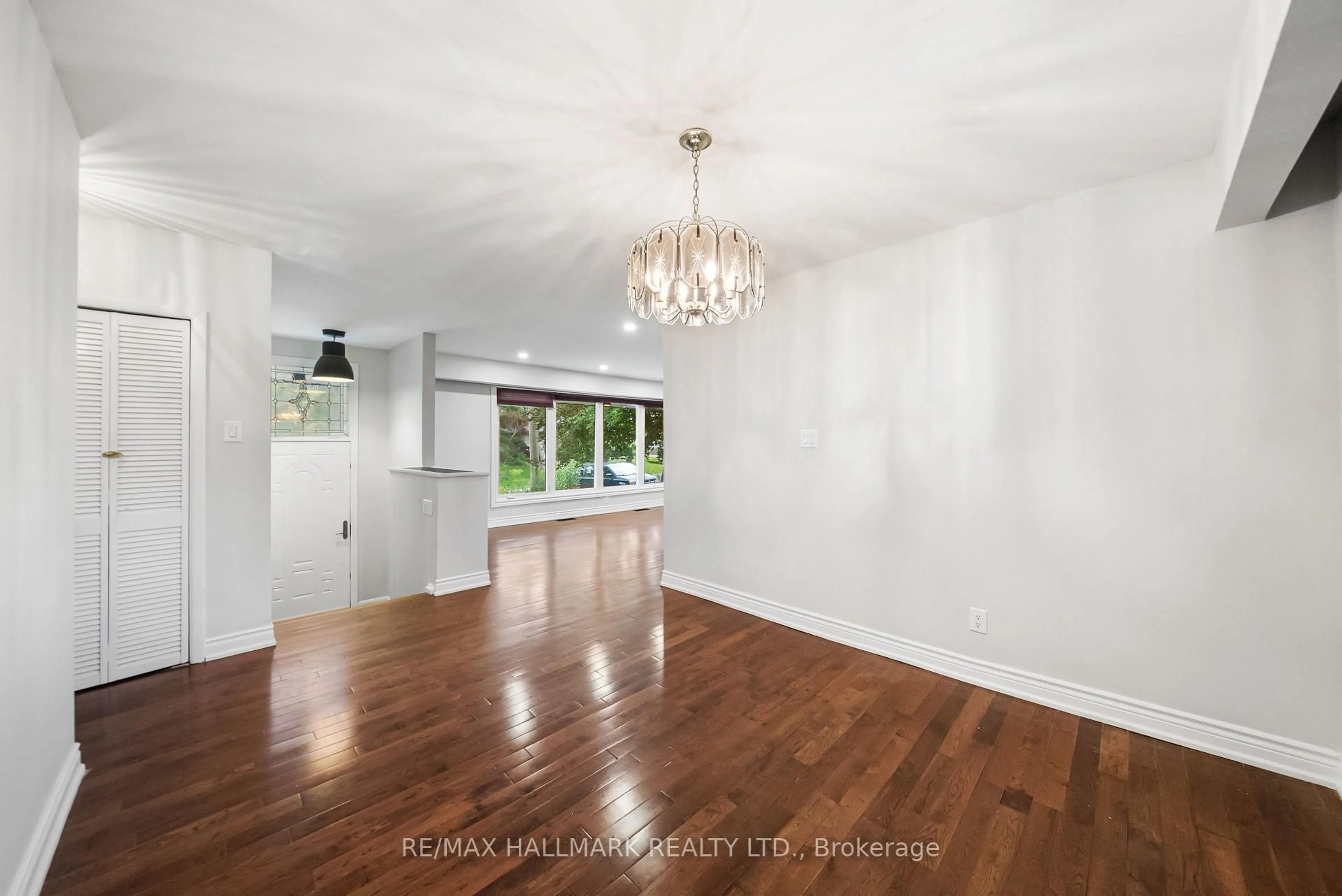 Open concept kitchen, unknown for 541 Rouge Hills Dr, Toronto Ontario M1C 2Z9