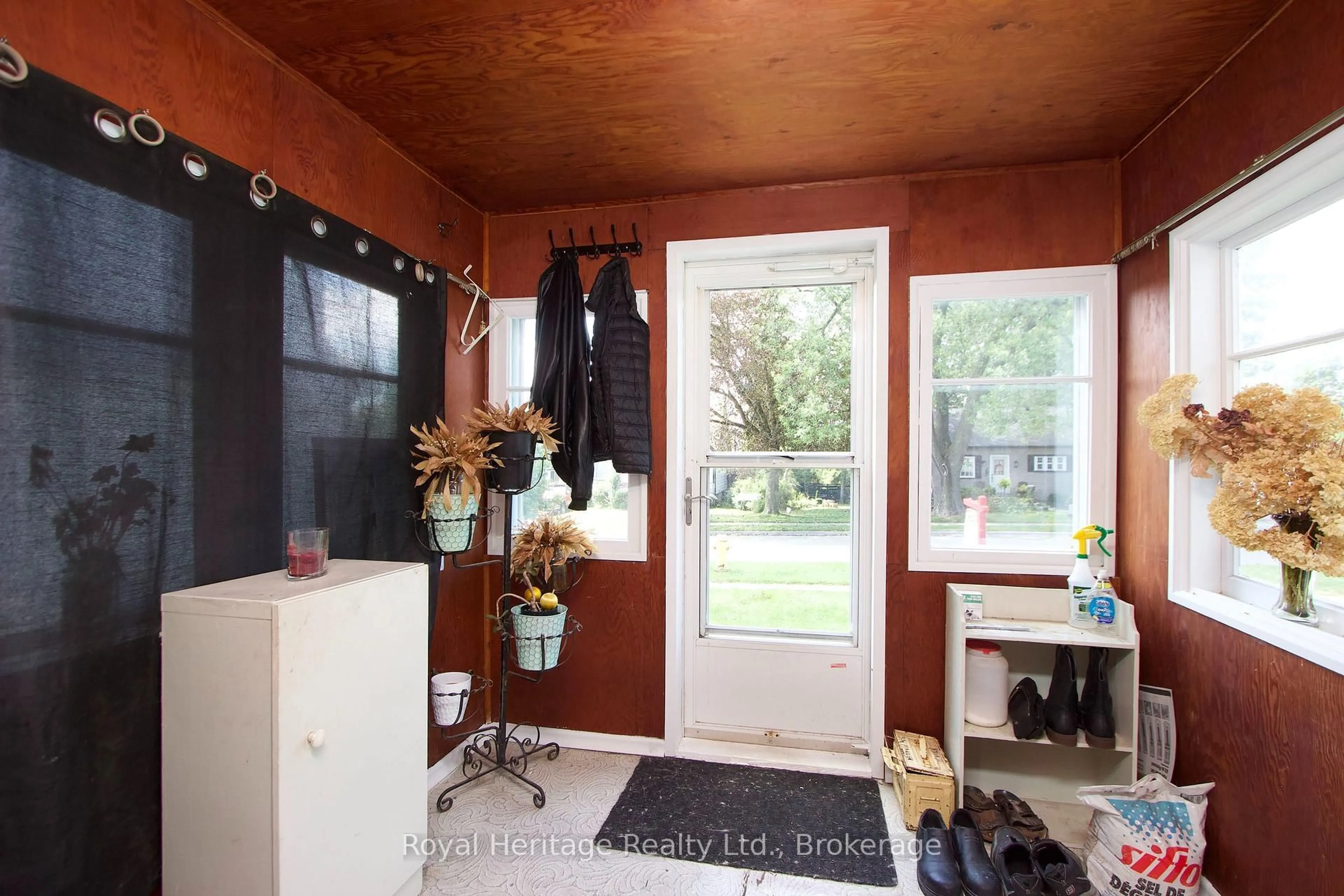 Unknown for 97 Westmount St, Oshawa Ontario L1J 4X2