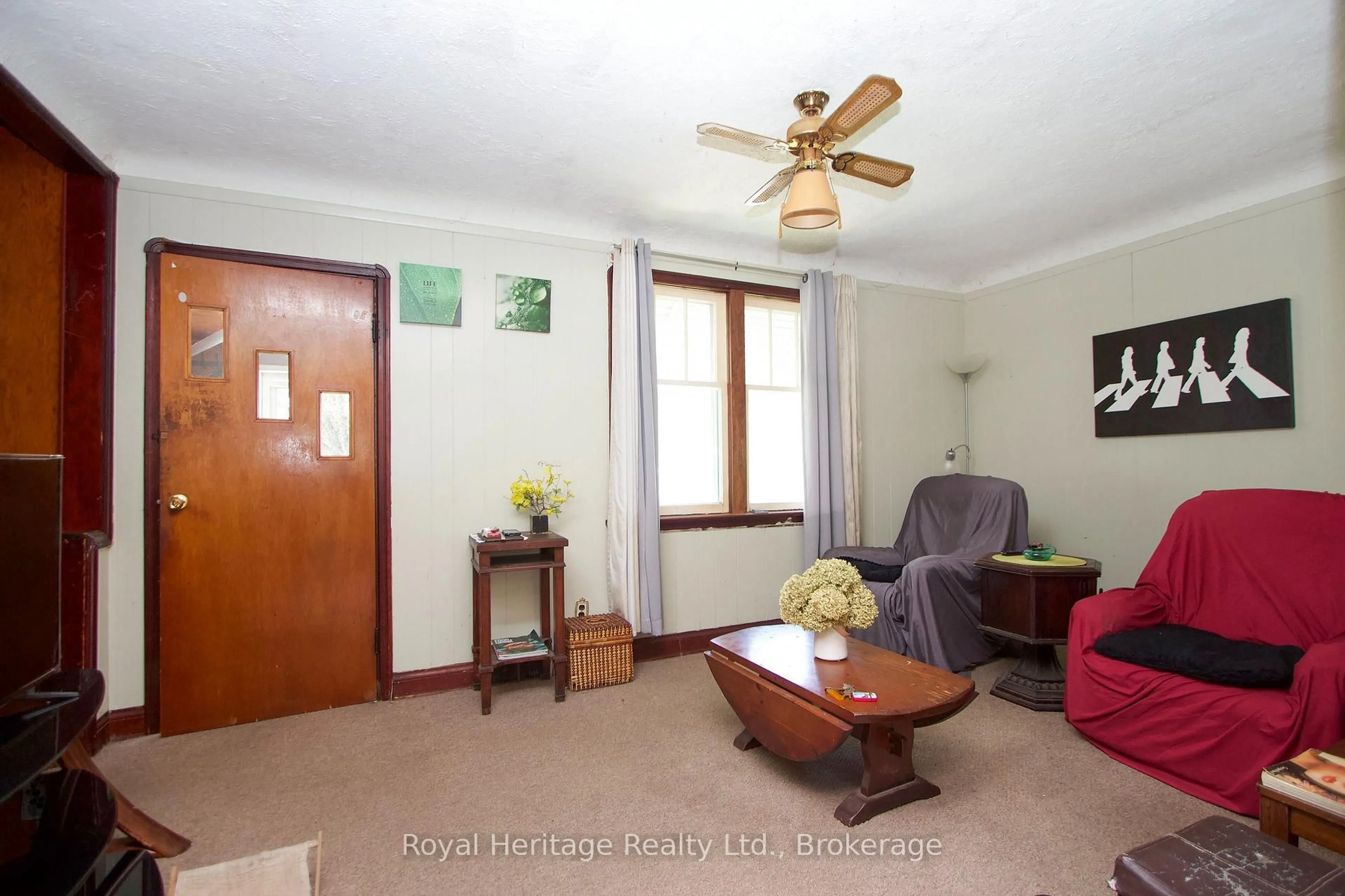 Living room with furniture, unknown for 97 Westmount St, Oshawa Ontario L1J 4X2