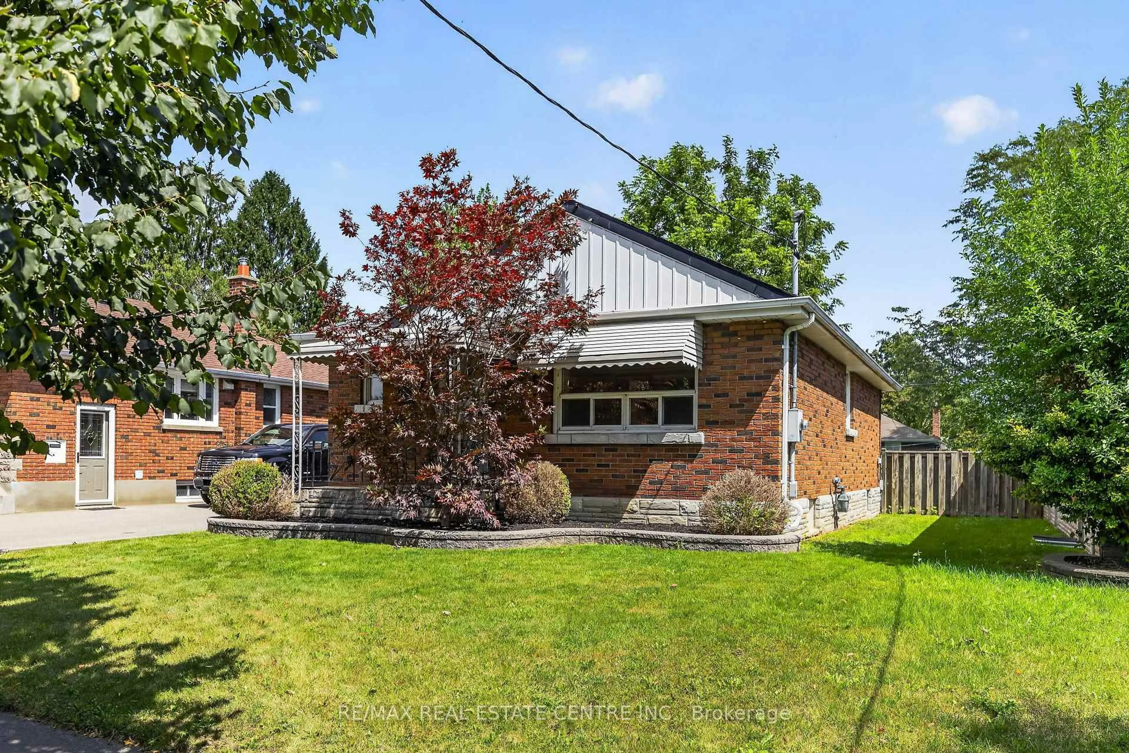 Home with brick exterior material, street for 309 Lasalle Ave, Oshawa Ontario L1H 5Y7