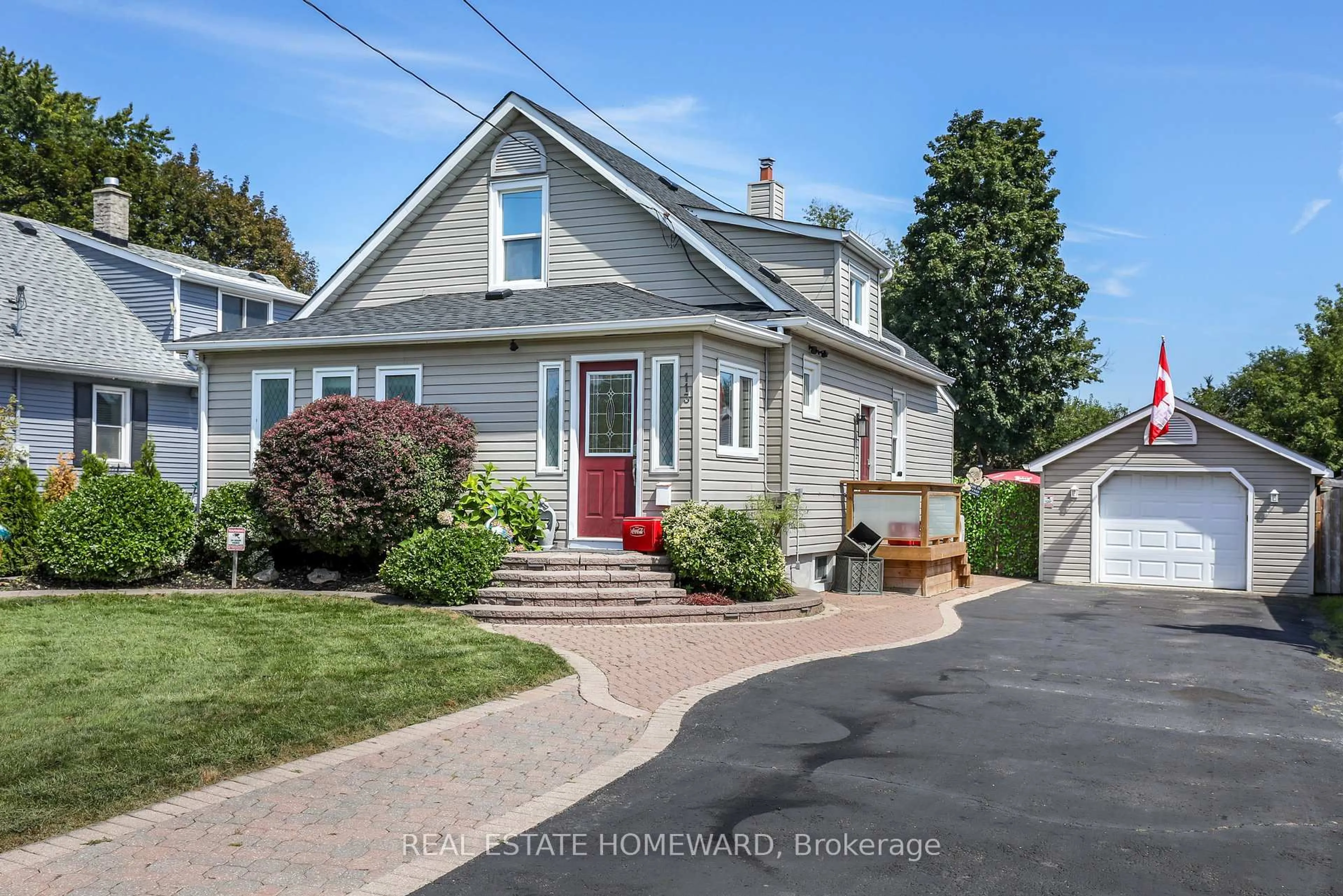 Home with vinyl exterior material, street for 113 Gibbons St, Oshawa Ontario L1J 4Y1