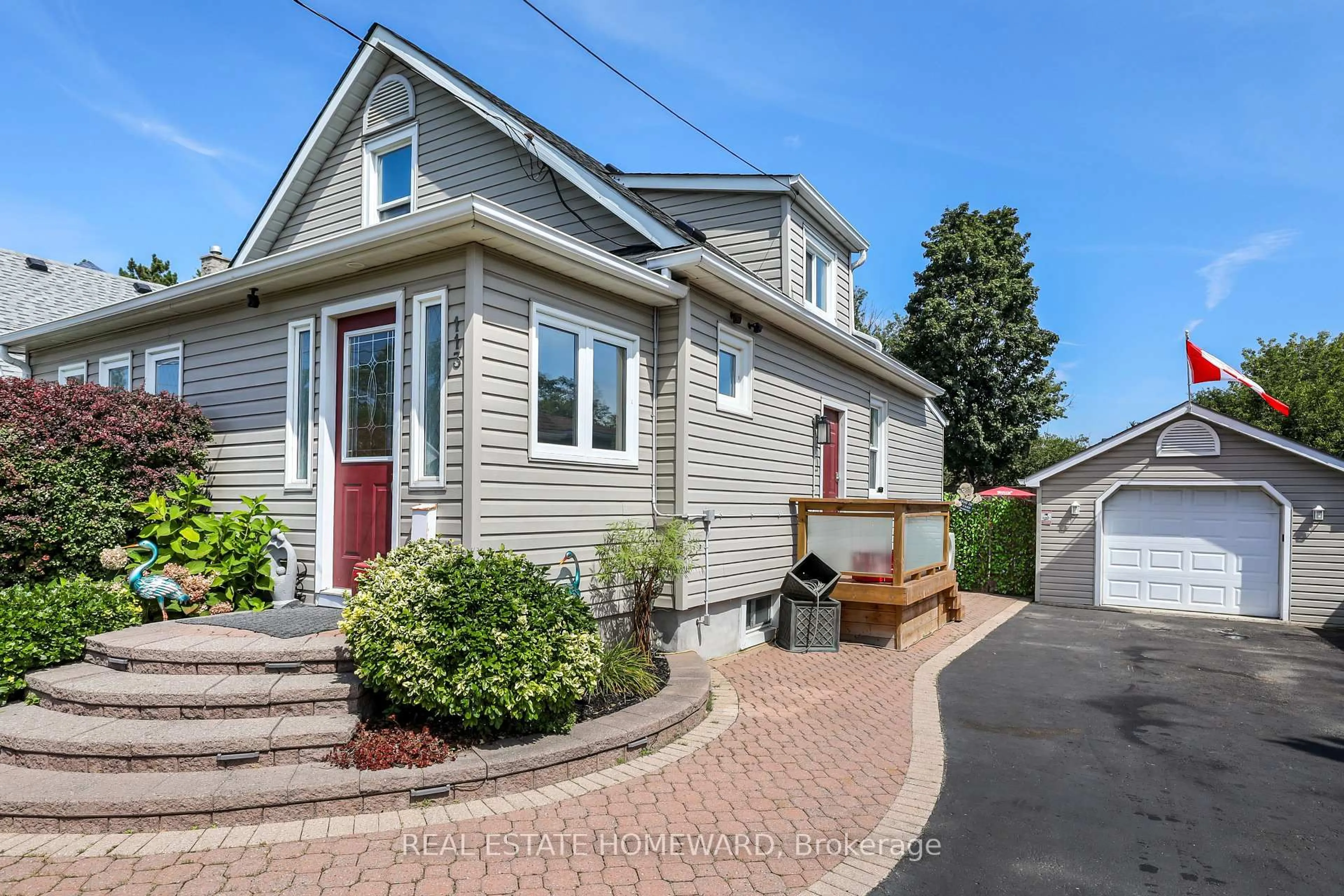 Home with vinyl exterior material, street for 113 Gibbons St, Oshawa Ontario L1J 4Y1