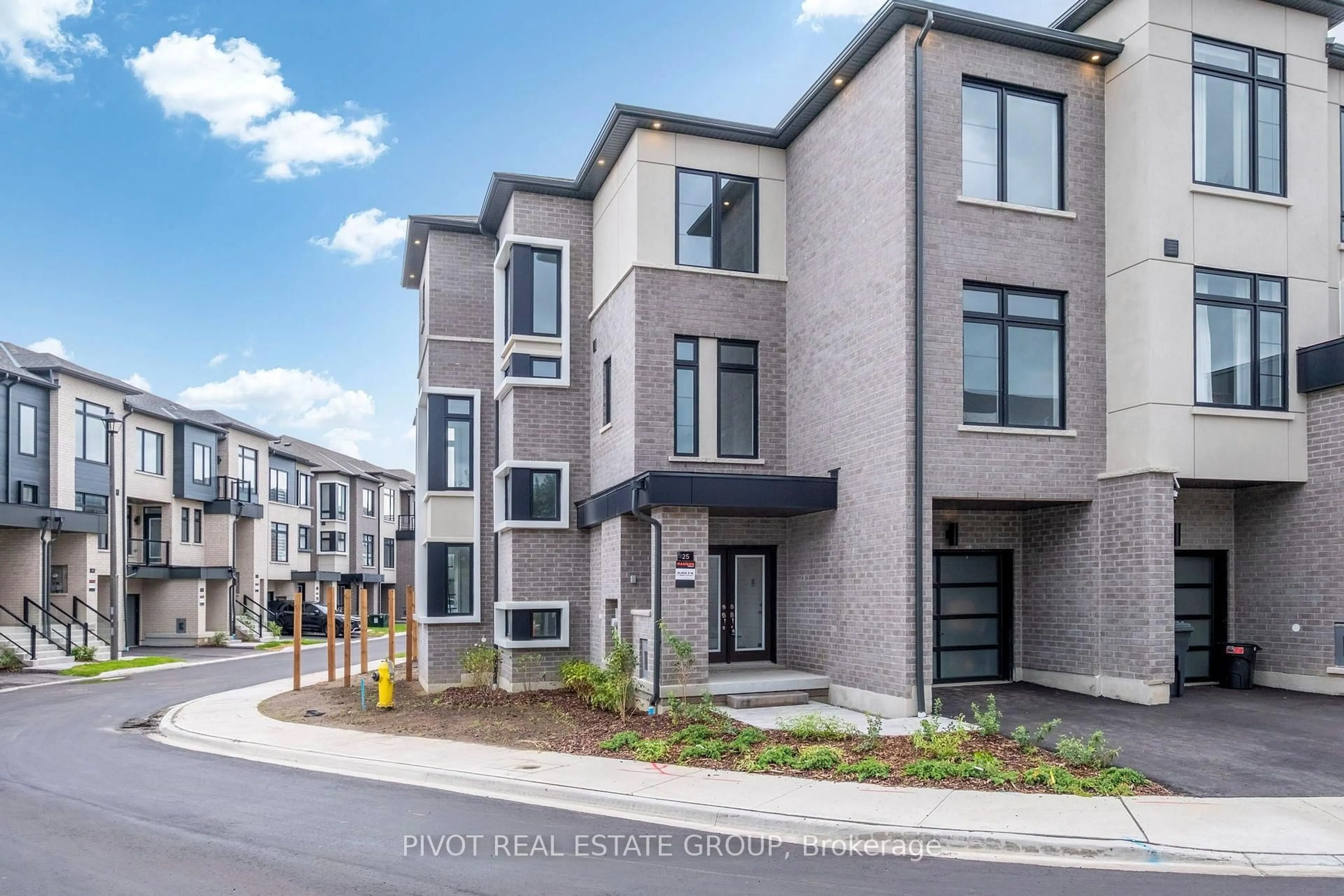 Unknown for 25 Observatory Way, Whitby Ontario L1M 0M7