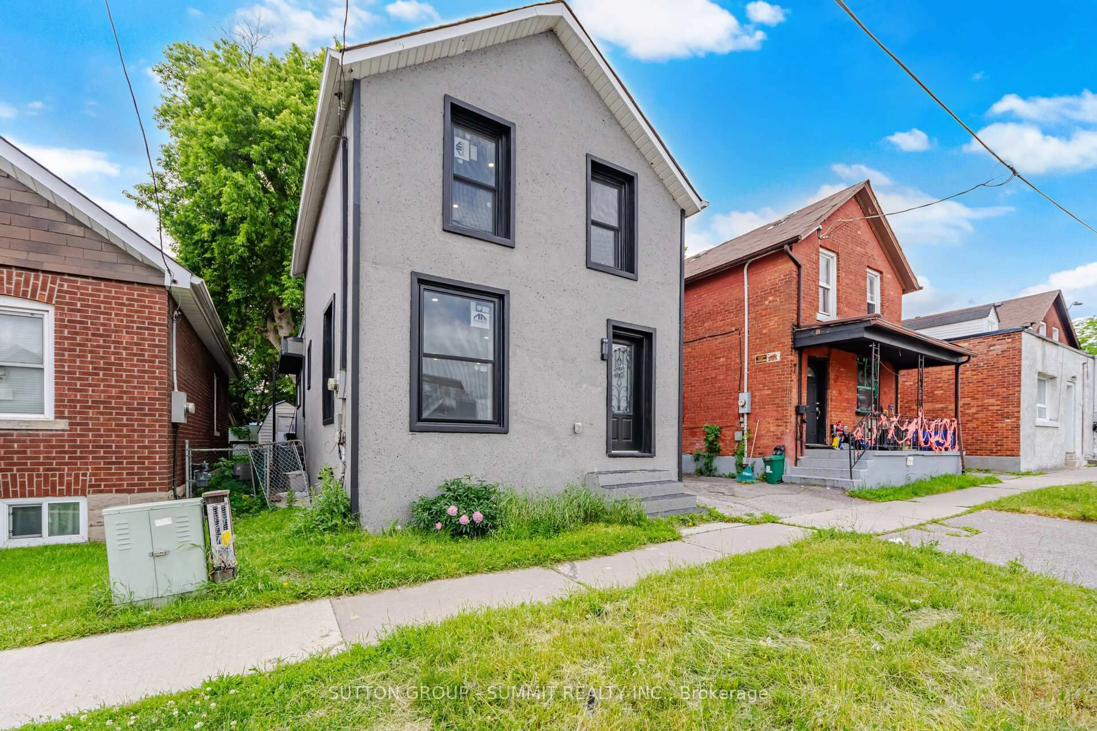 Home with brick exterior material, street for 11 MAPLE St, Oshawa Ontario L1H 2L6