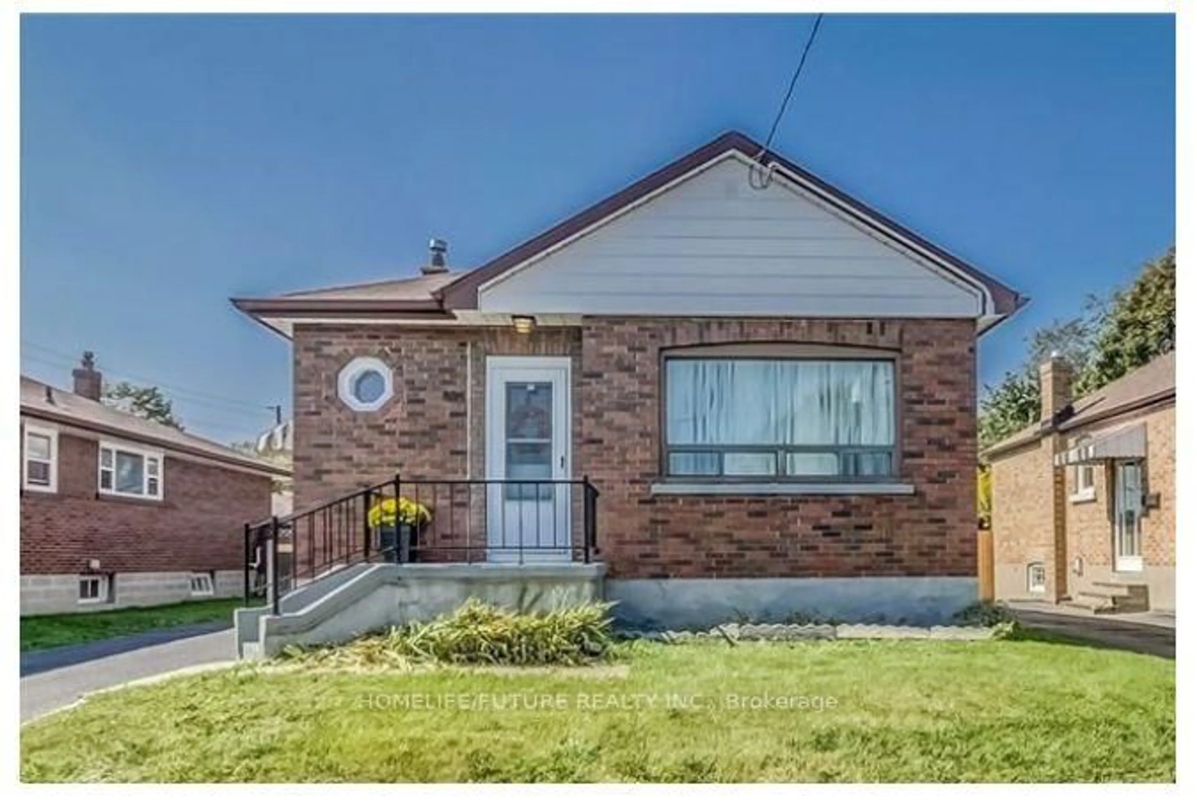 Home with brick exterior material, street for 334 Wilson Rd, Oshawa Ontario L1H 6C5