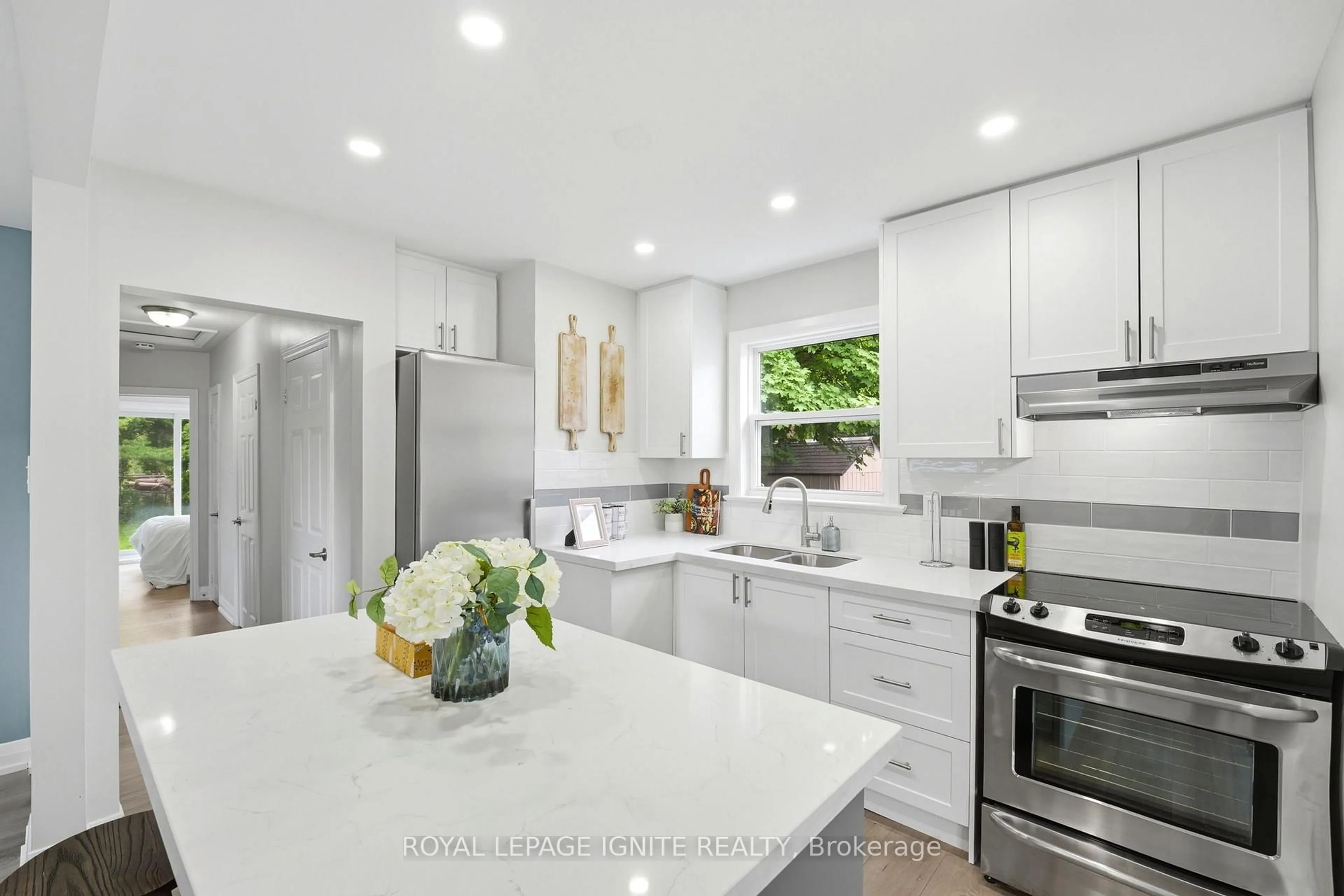 Contemporary kitchen, ceramic/tile floor for 89 Darlingside Dr, Toronto Ontario M1E 3P2