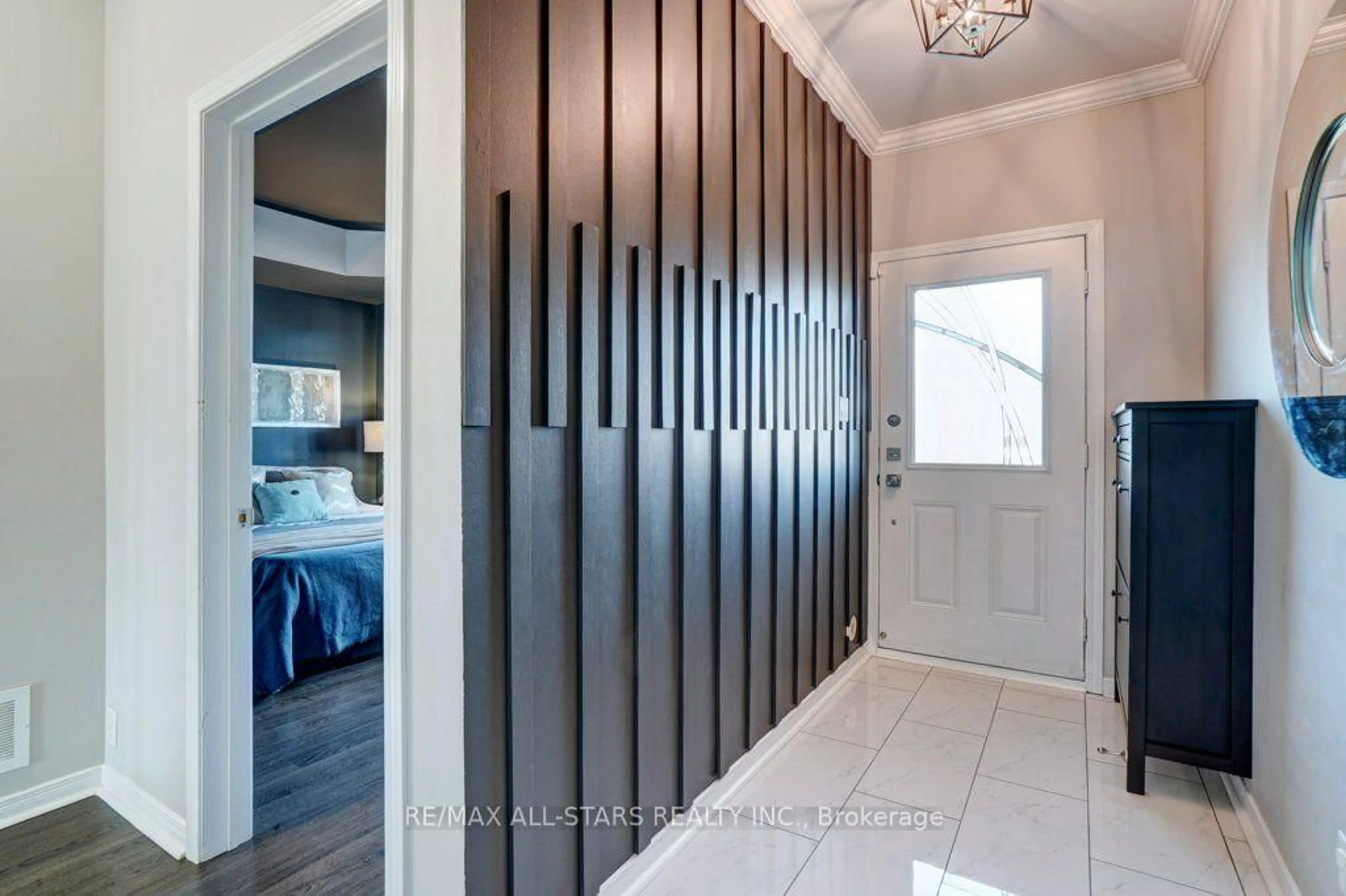 Indoor entryway for 46 Lovegrove Lane #13, Ajax Ontario L1S 0E7