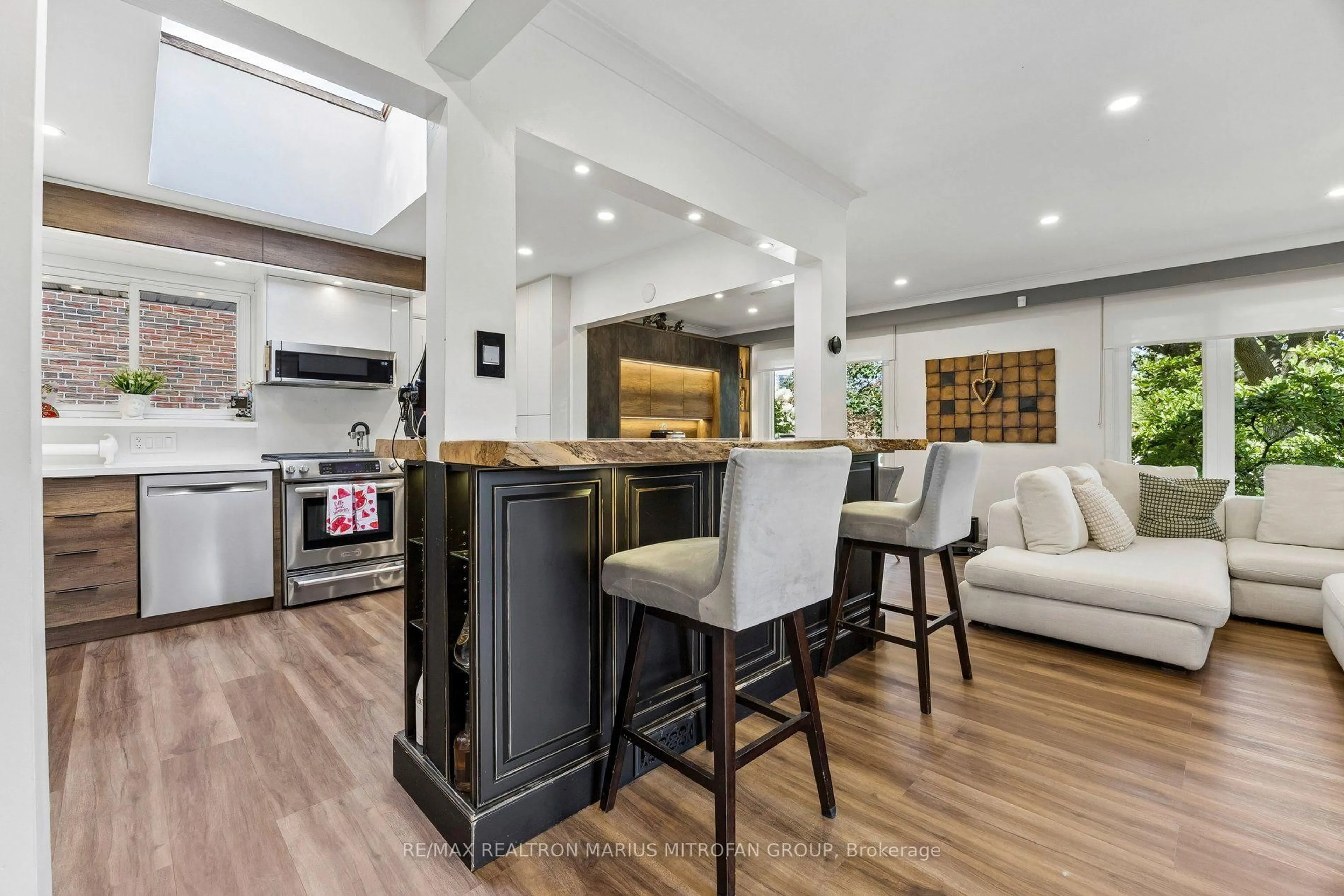 Open concept kitchen, unknown for 21 Toynbee Tr, Toronto Ontario M1E 1E8