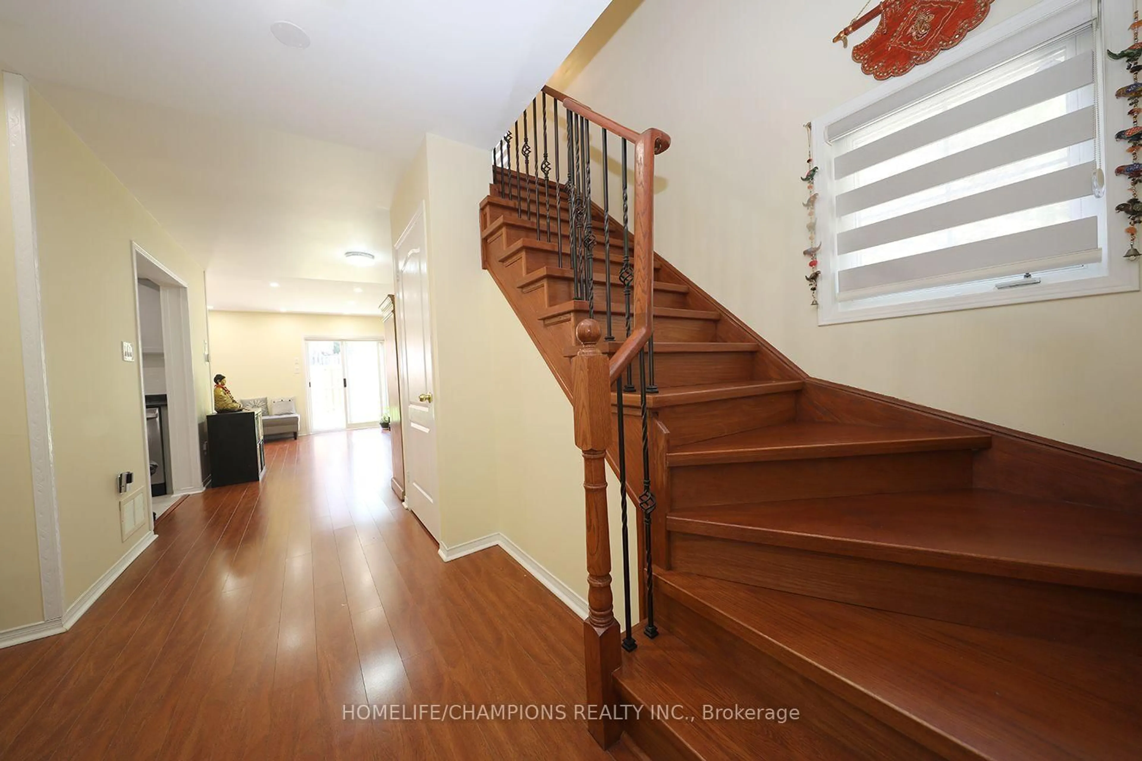 Unknown for 16 Echo Glen Rd, Toronto Ontario M9B 4W6