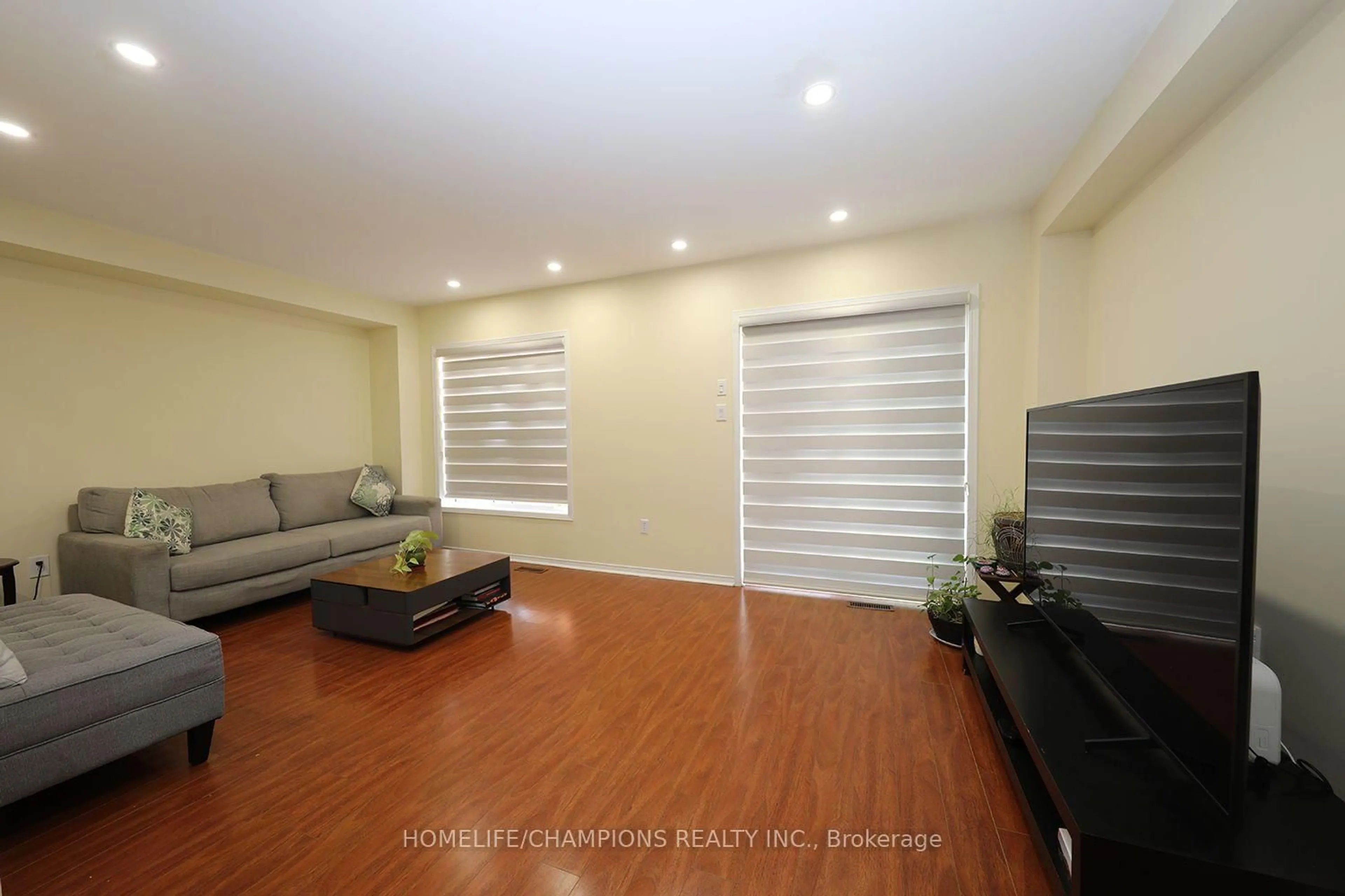 Unknown for 16 Echo Glen Rd, Toronto Ontario M9B 4W6