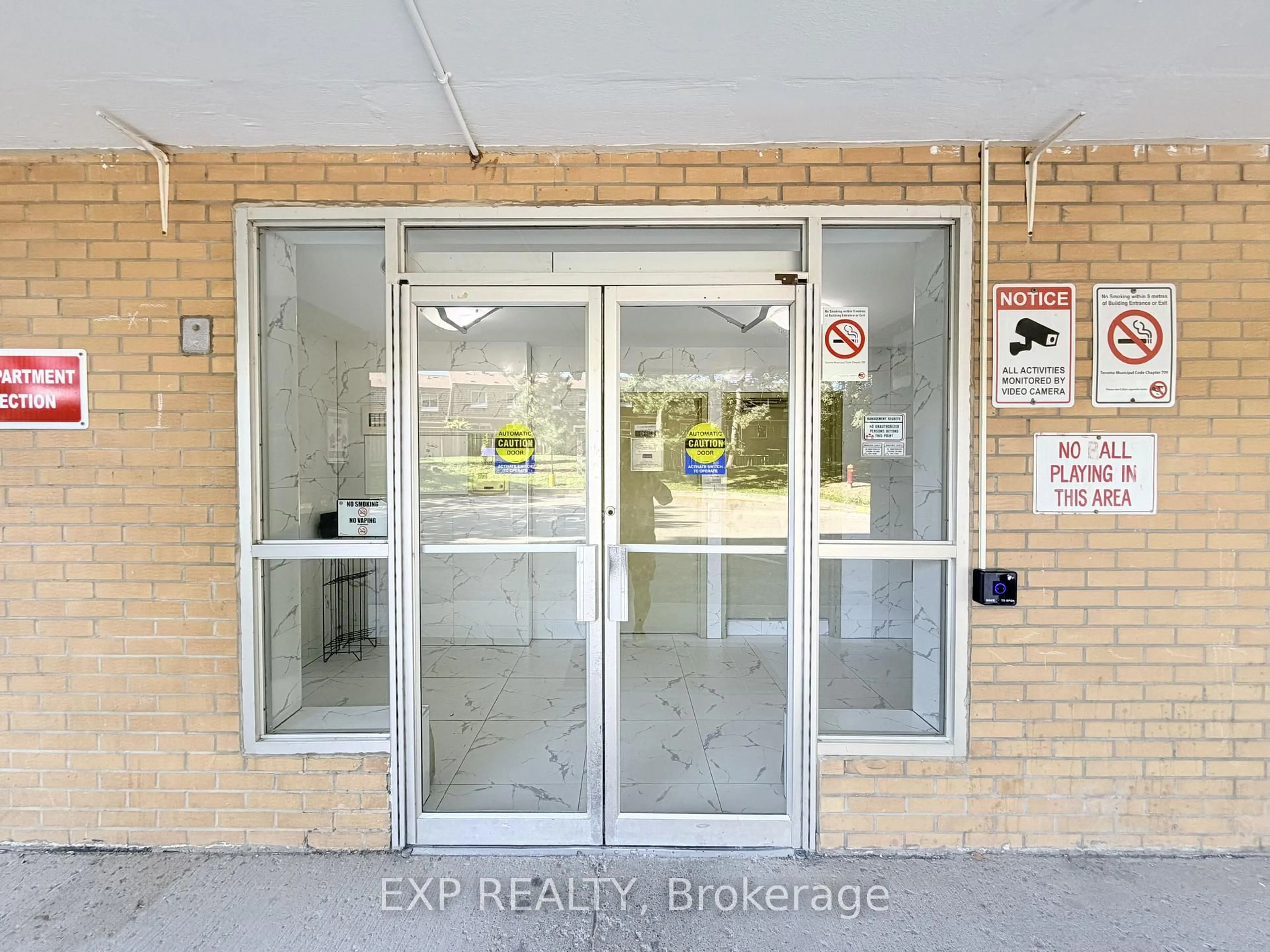 Indoor entryway for 100 Dundalk Dr #507, Toronto Ontario M1P 4V2