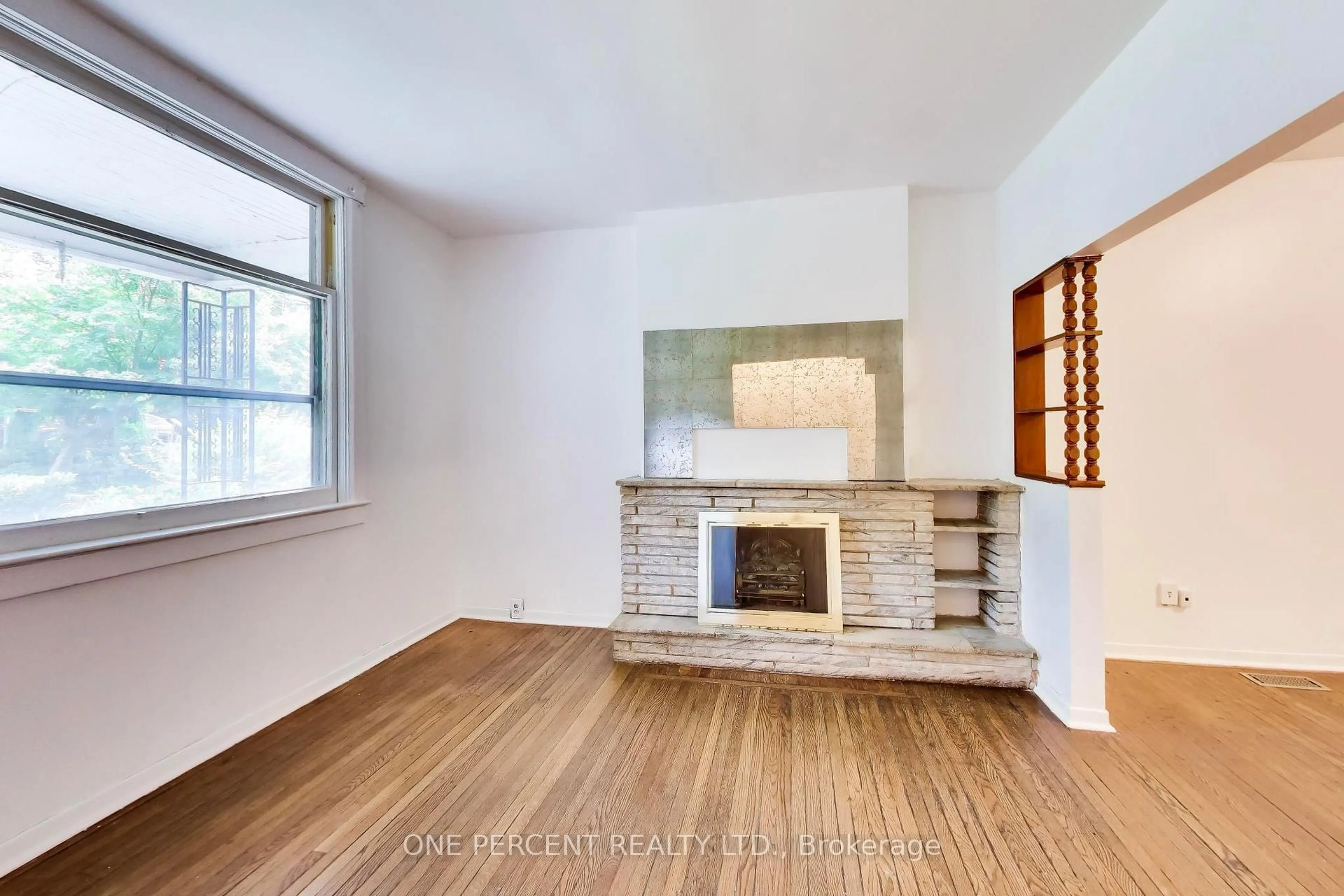 A pic of a room for 150 Beech Ave, Toronto Ontario M4E 3H6