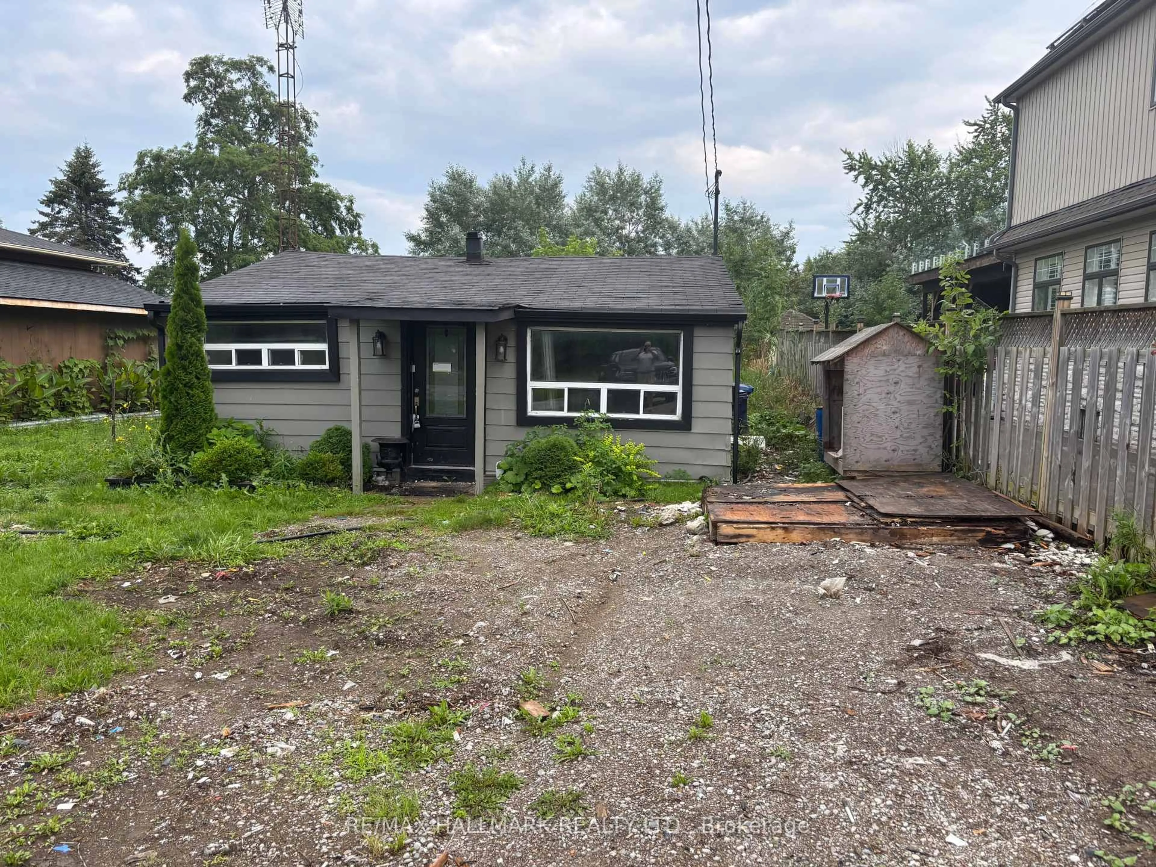 Shed for 51 Range Rd, Ajax Ontario L1Z 1X2