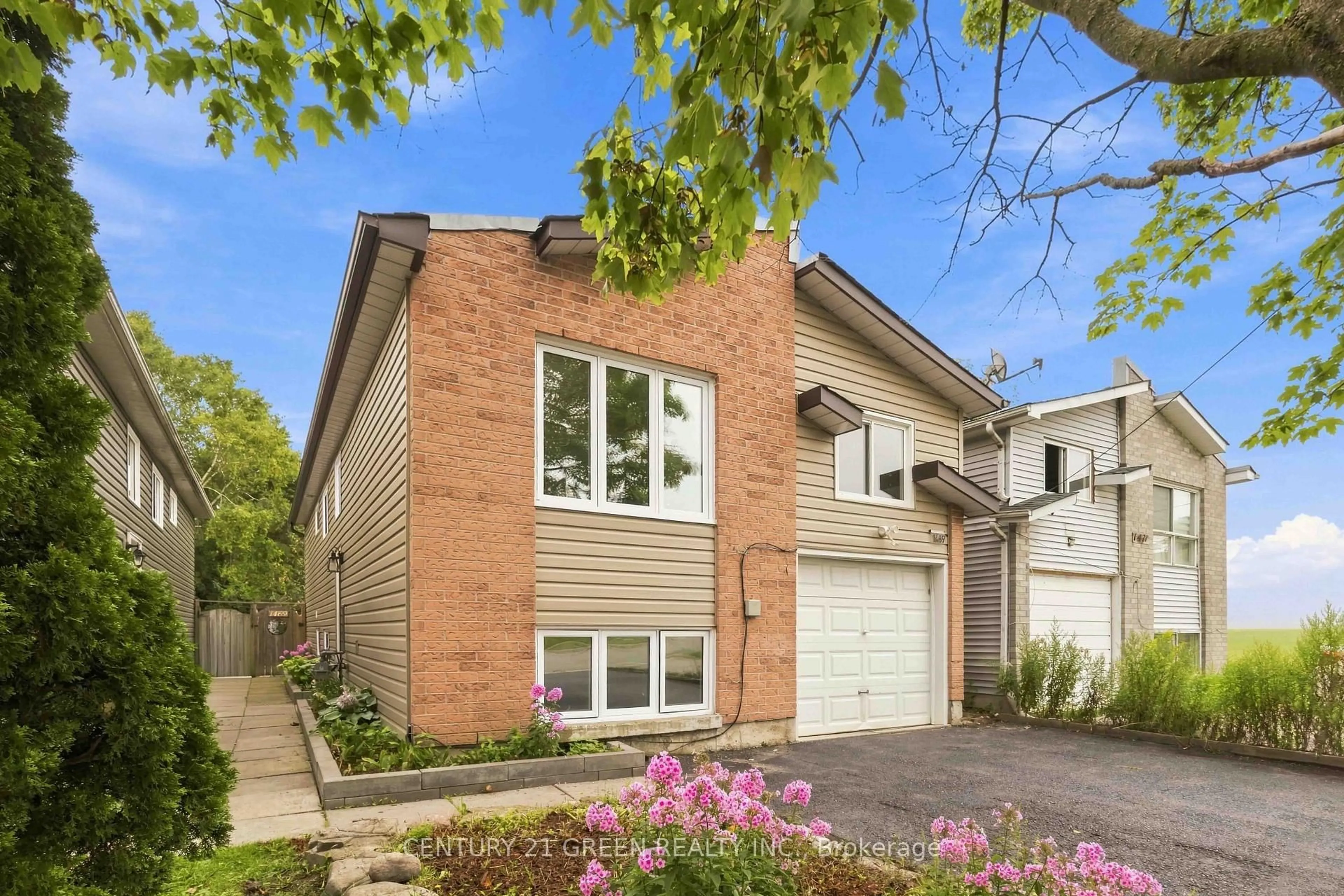 Home with brick exterior material, street for 1469 Birchcliffe Crt, Oshawa Ontario L1J 7Z9