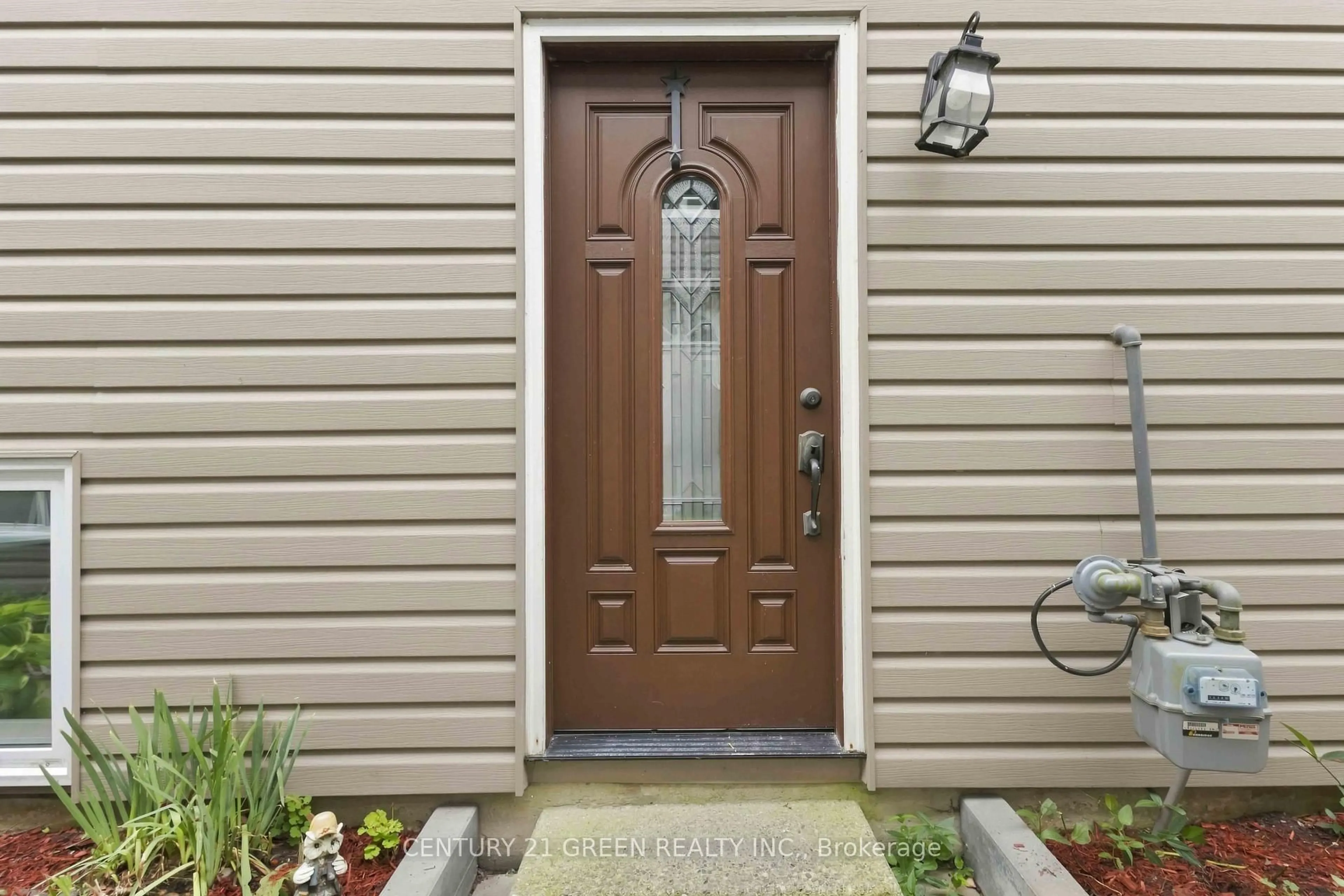 Indoor entryway for 1469 Birchcliffe Crt, Oshawa Ontario L1J 7Z9