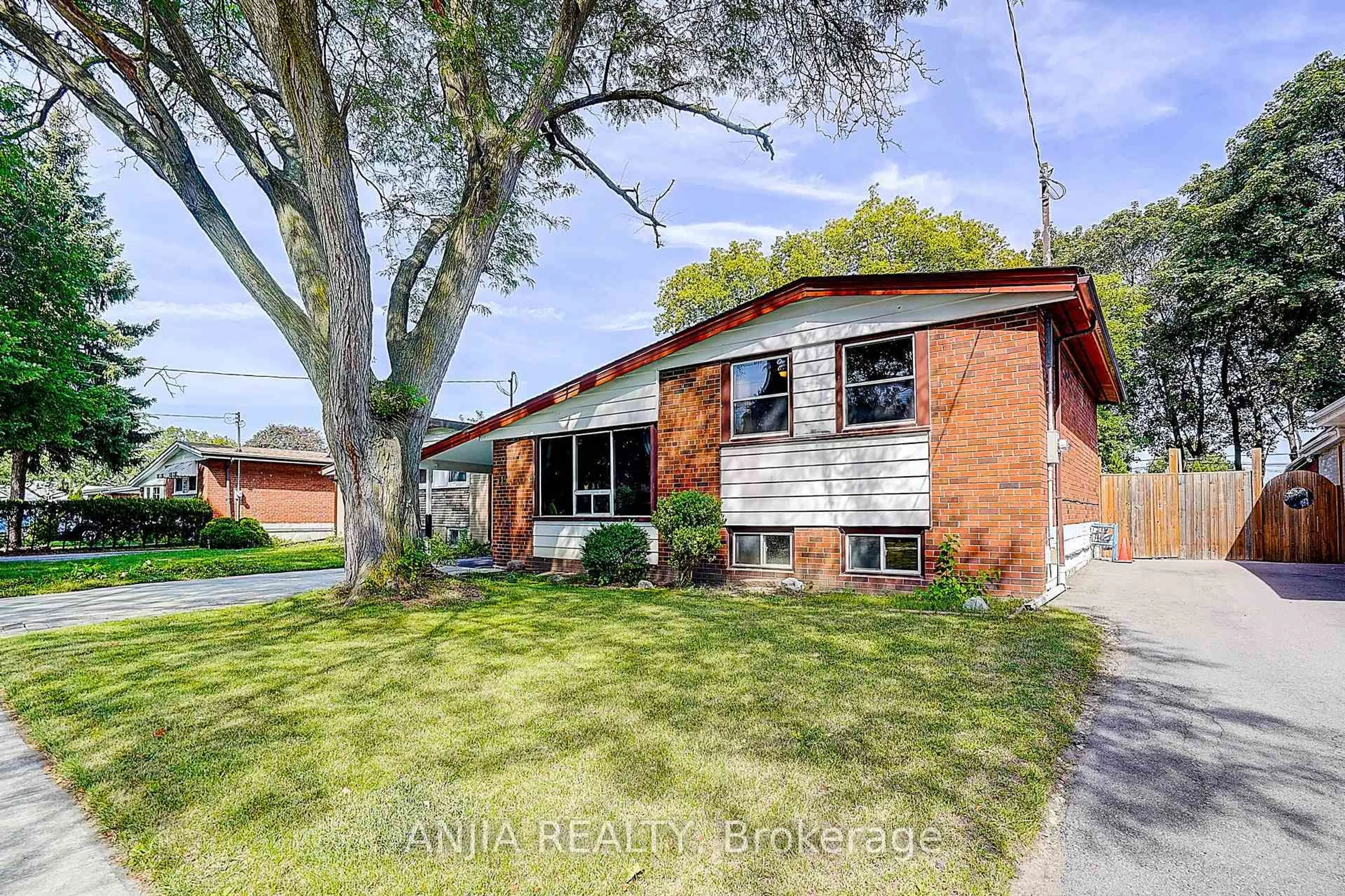 Home with brick exterior material, street for 115 Portsdown Rd, Toronto Ontario M1P 1V4