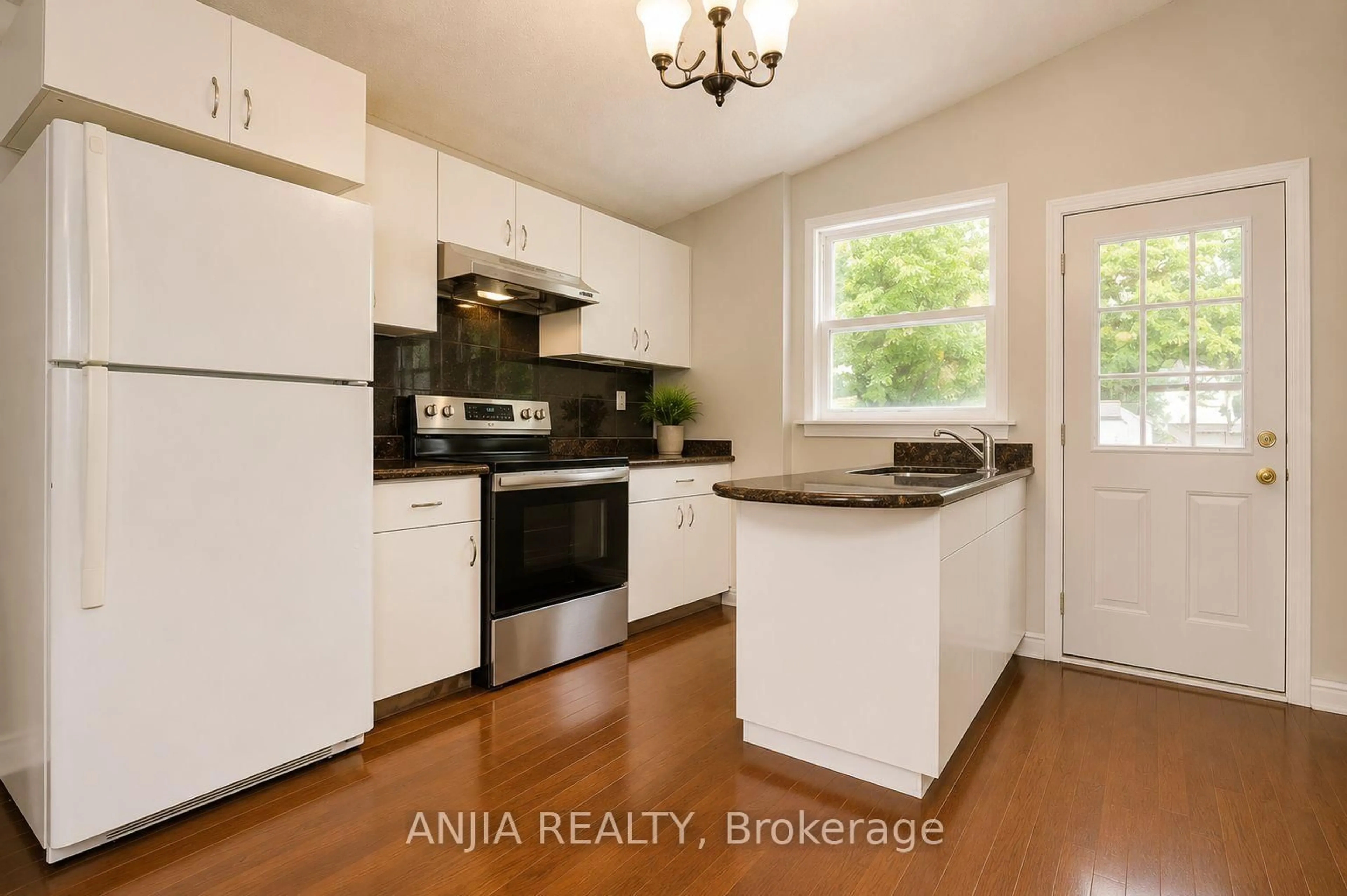 Open concept kitchen, unknown for 115 Portsdown Rd, Toronto Ontario M1P 1V4