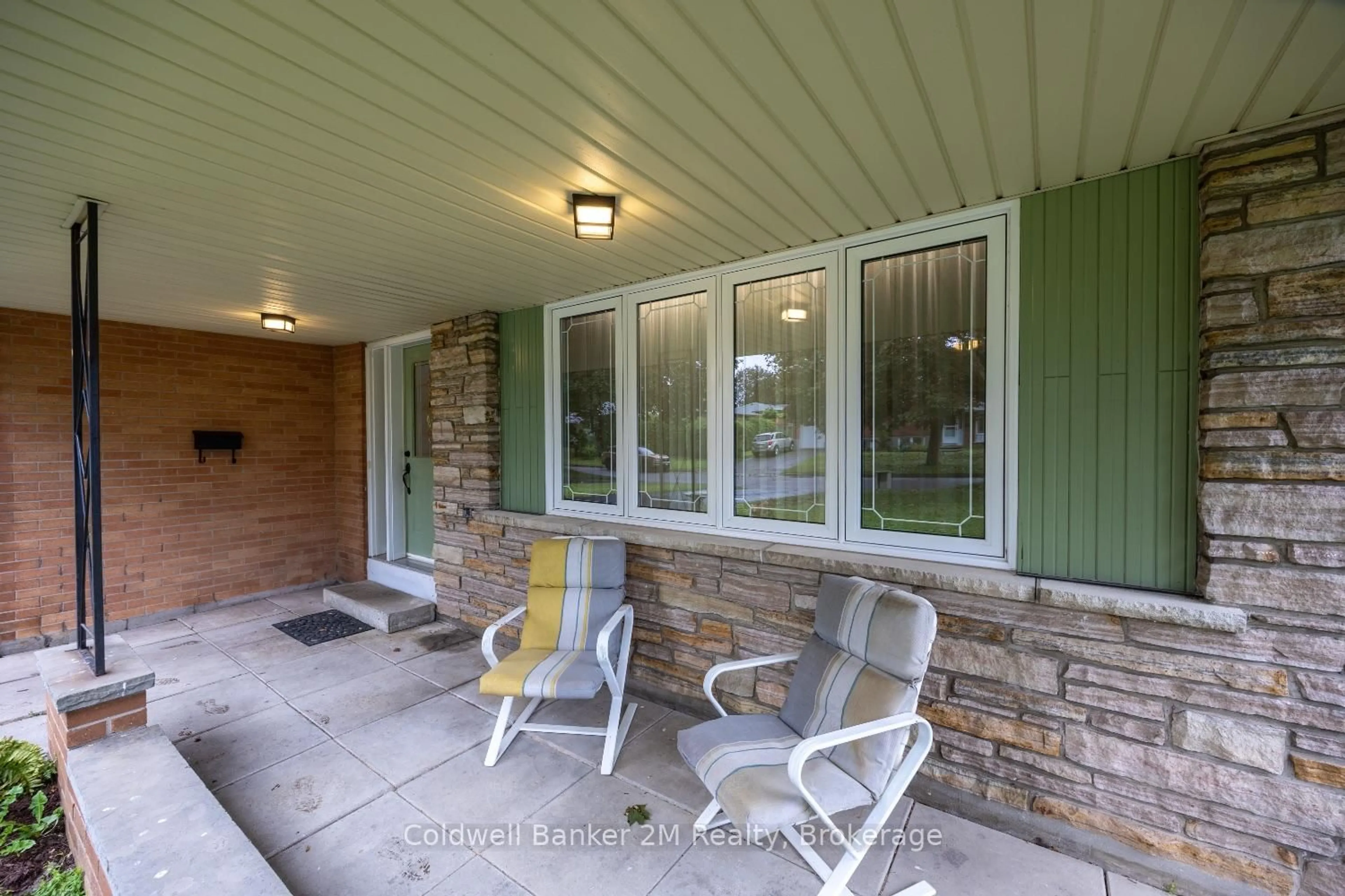 Patio, unknown for 314 Inverness Dr, Oshawa Ontario L1J 5T4
