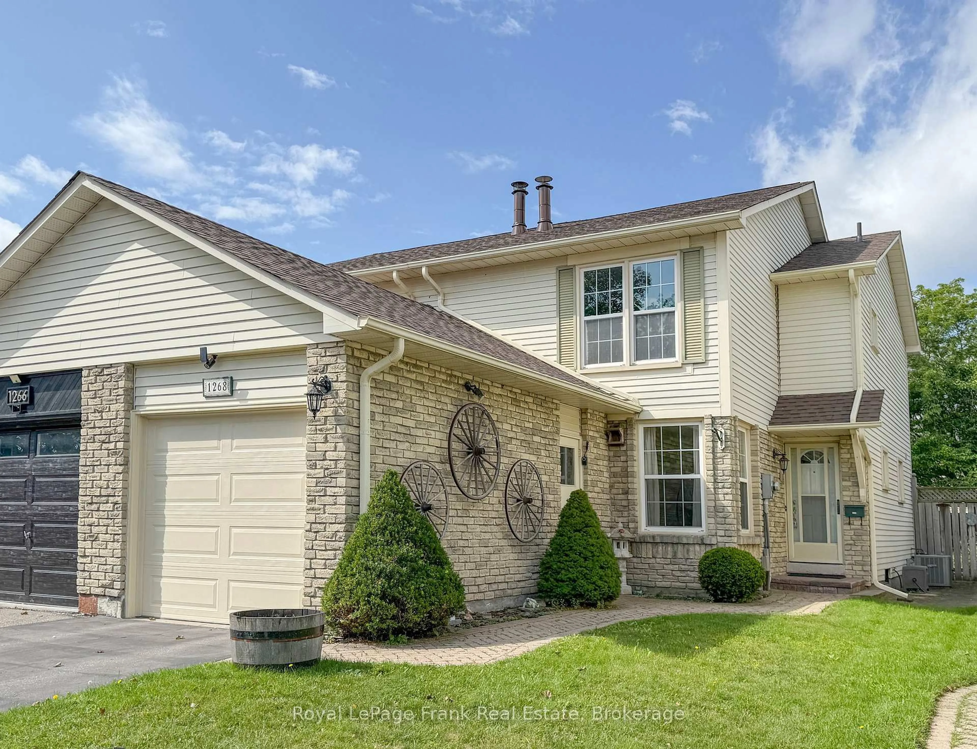 Home with vinyl exterior material, street for 1268 Northmount St, Oshawa Ontario L1G 7M8