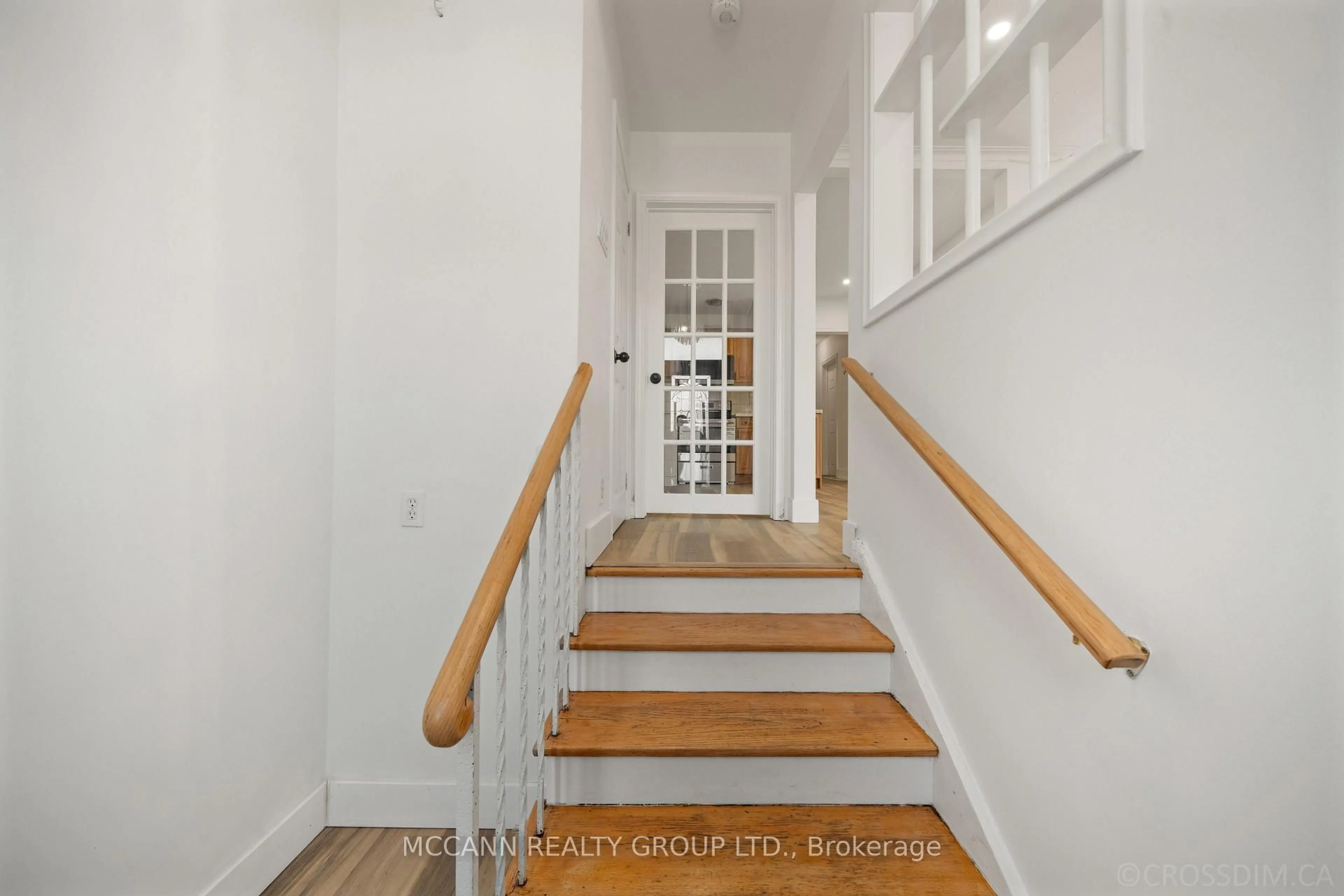 Unknown for 17 Barlow Rd, Toronto Ontario M1G 2B5