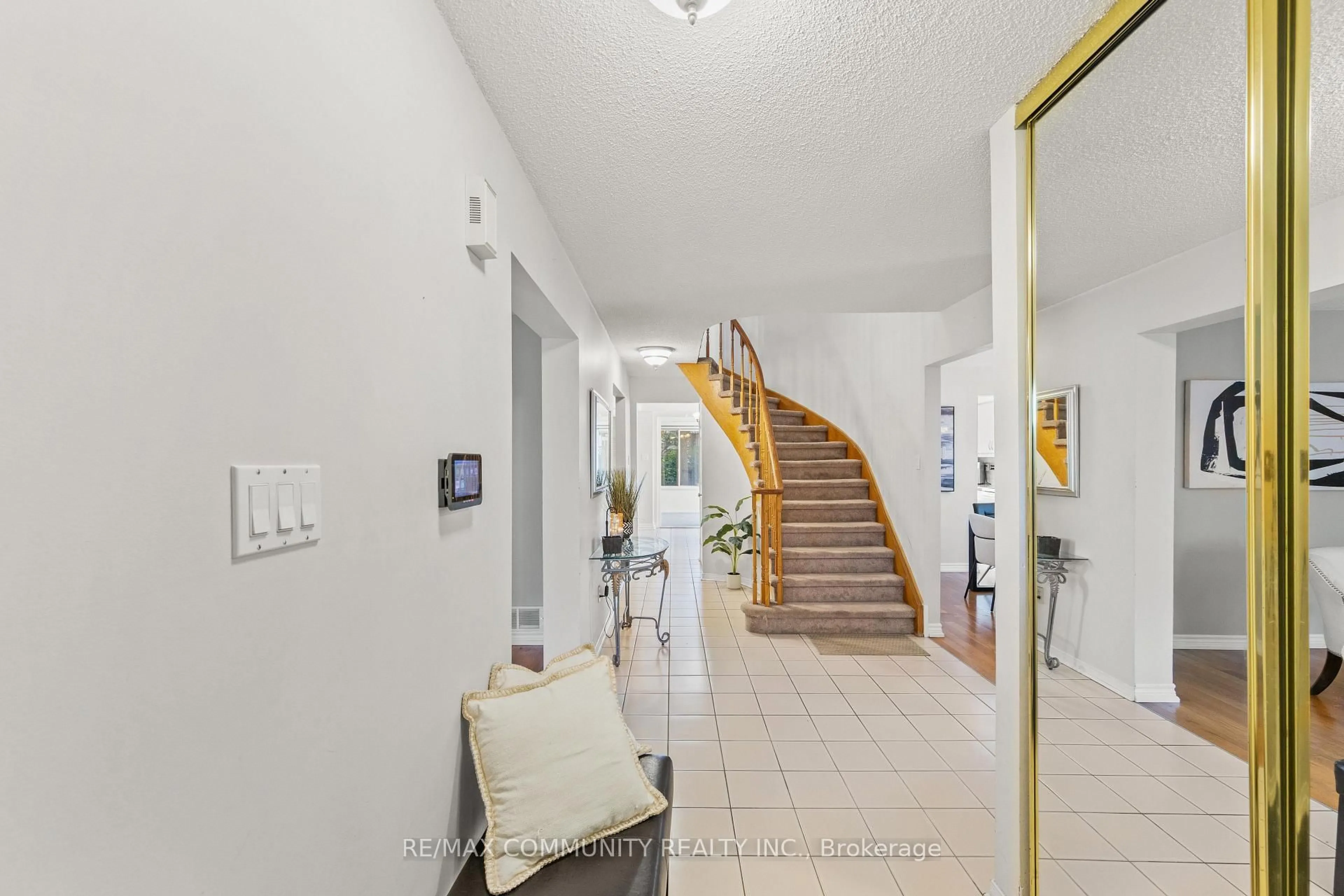 Indoor foyer for 5 Plowman Dr, Ajax Ontario L1S 6R7