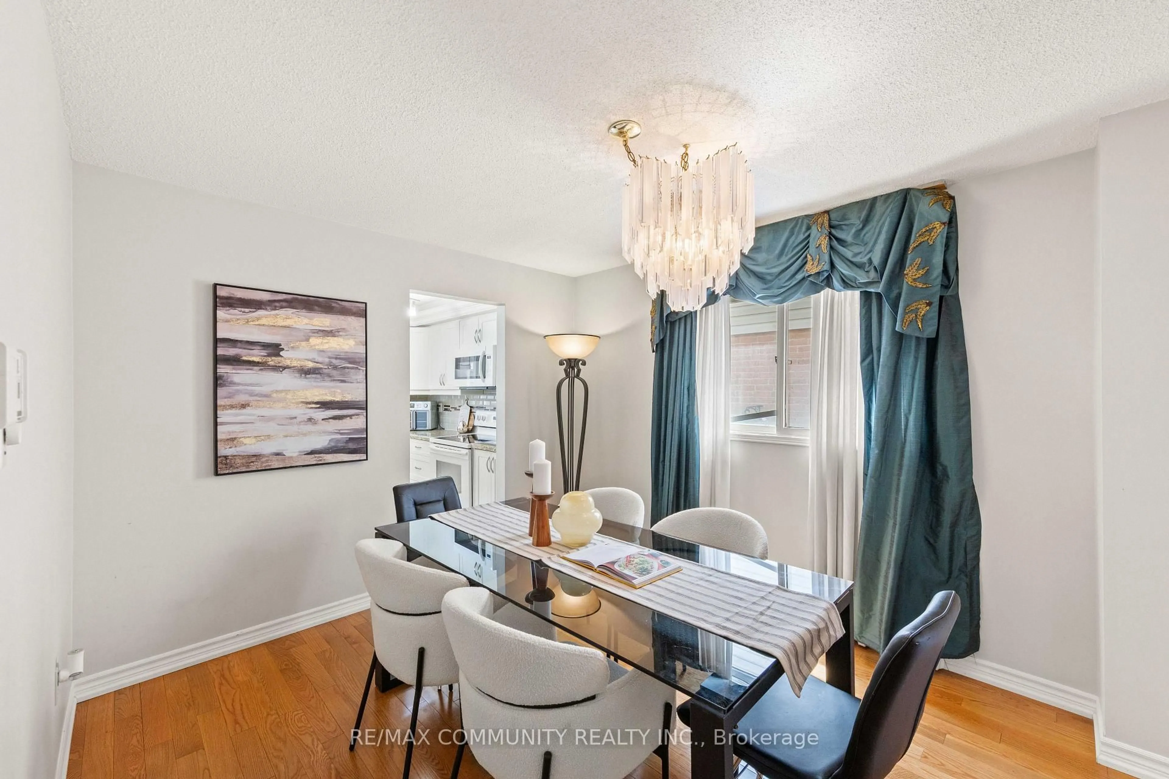 Dining room, wood/laminate floor for 5 Plowman Dr, Ajax Ontario L1S 6R7