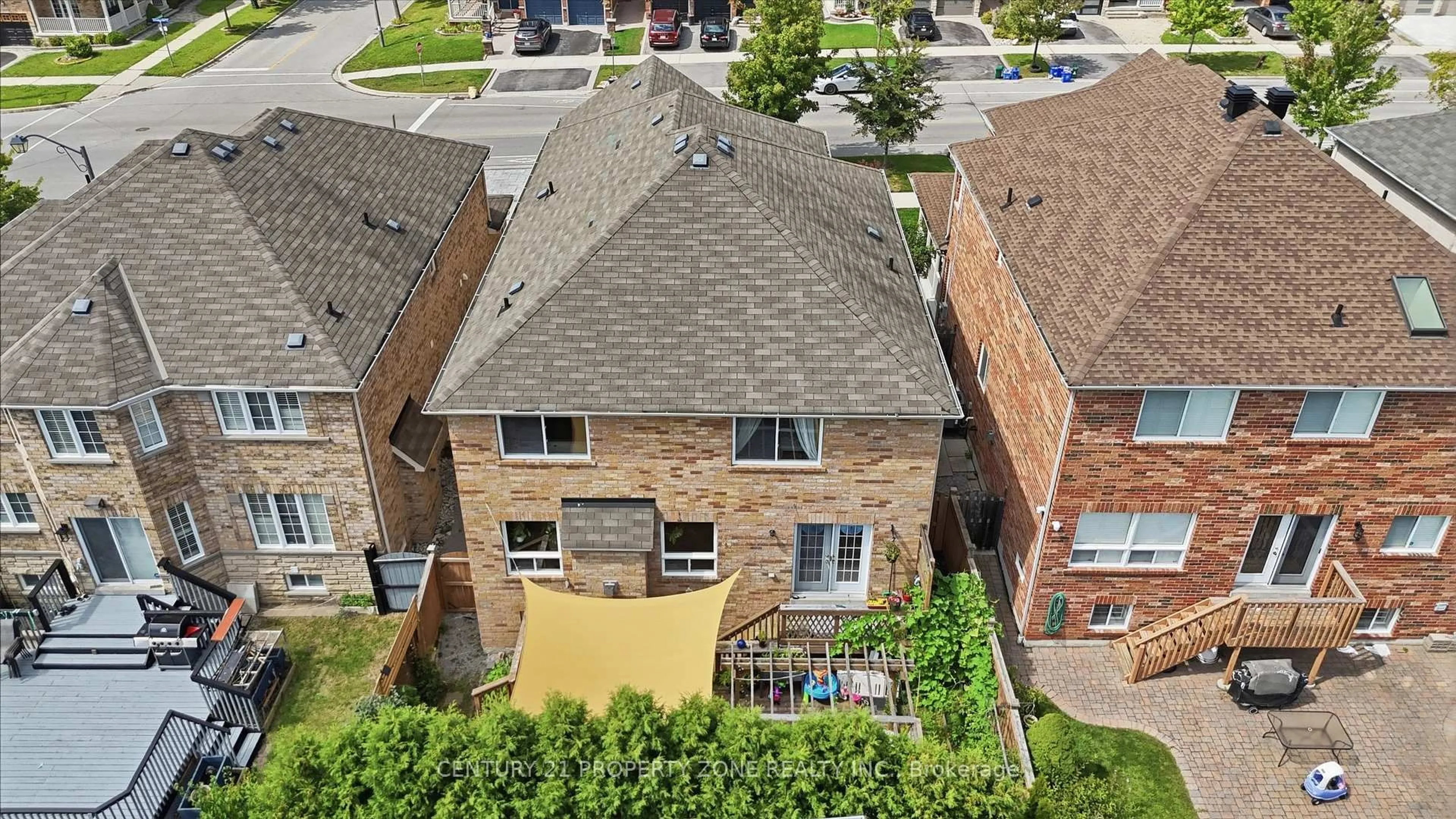 A pic from outside/outdoor area/front of a property/back of a property/a pic from drone, city buildings view from balcony for 239 Williamson Dr, Ajax Ontario L1T 5A2