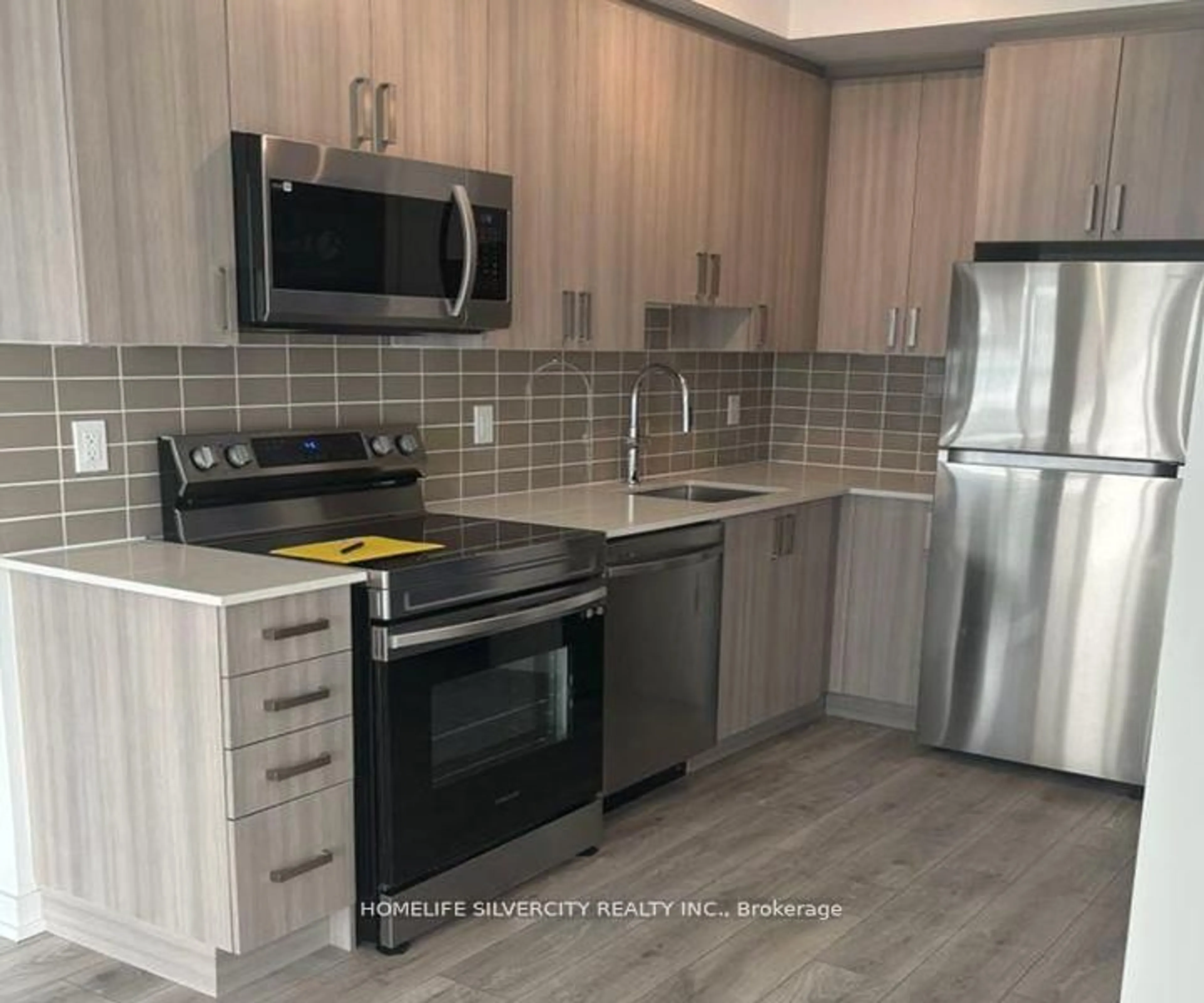 Standard kitchen, unknown for 1455 Celebration Dr #607, Pickering Ontario L1W 3R5