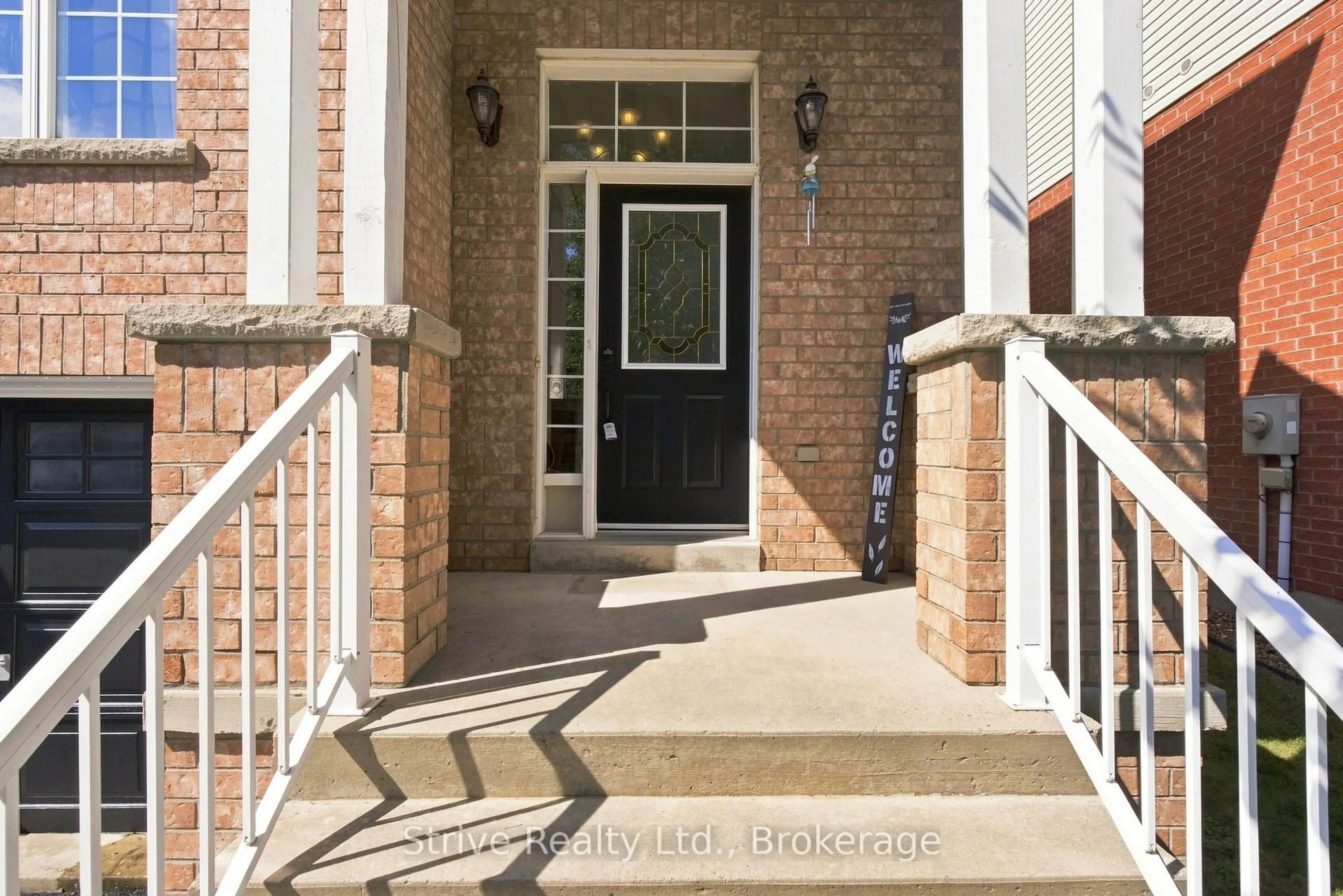 Indoor entryway for 40 Kilgannon Ave, Clarington Ontario L1E 3E2
