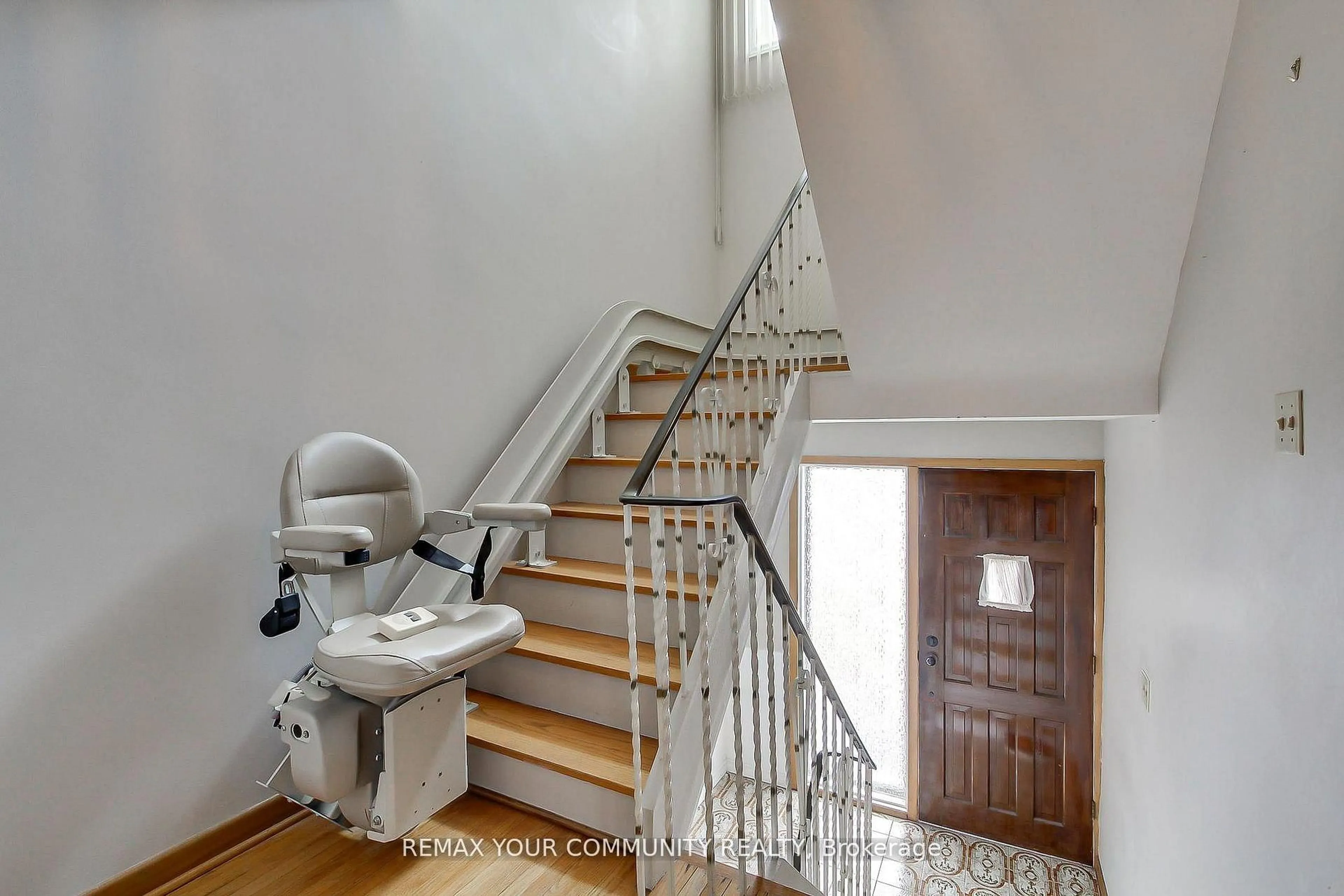 Stairs for 41A North Edgely Ave, Toronto Ontario M1K 1T5