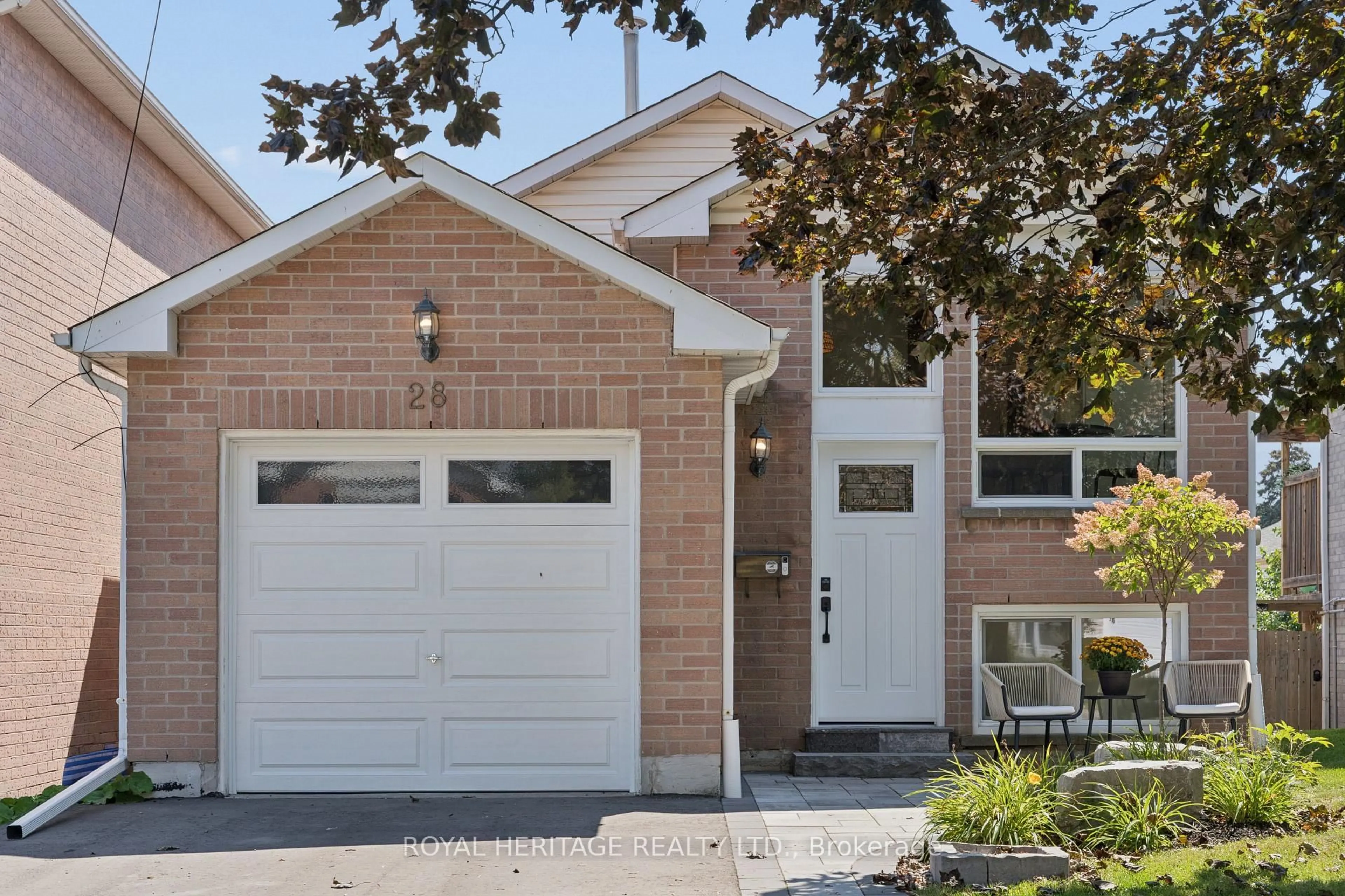 Home with brick exterior material, street for 28 Glanville Cres, Clarington Ontario L1C 4L6