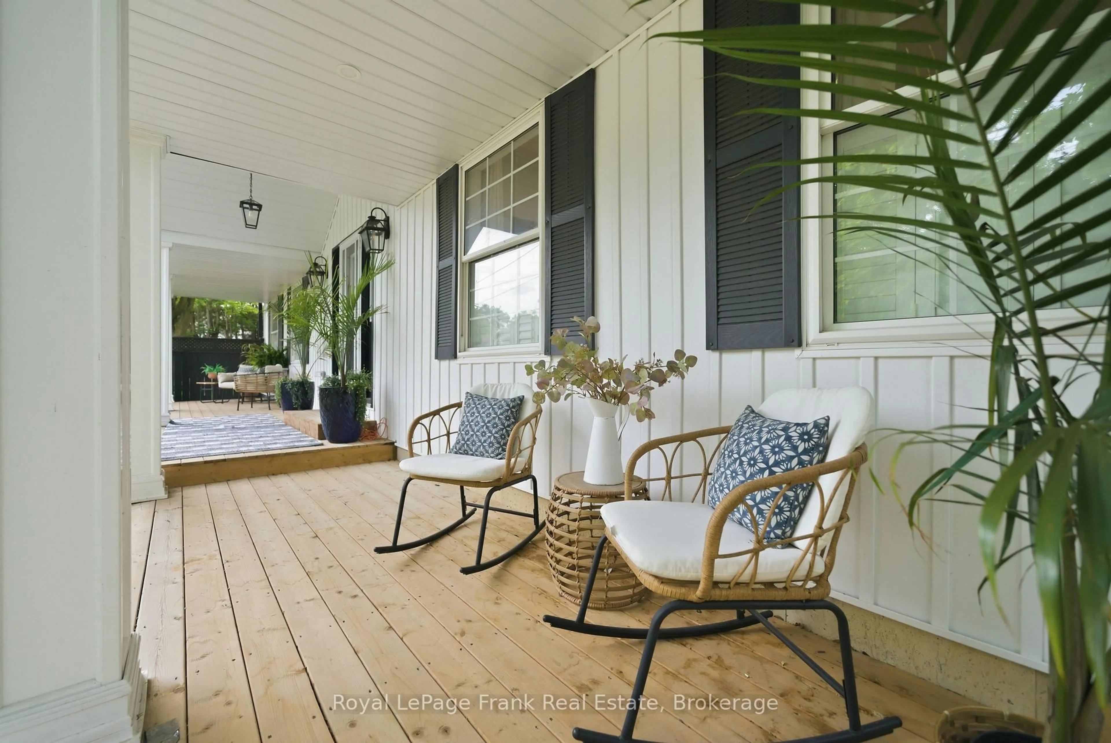Patio, street for 246 Cochrane St, Scugog Ontario L9L 1M1
