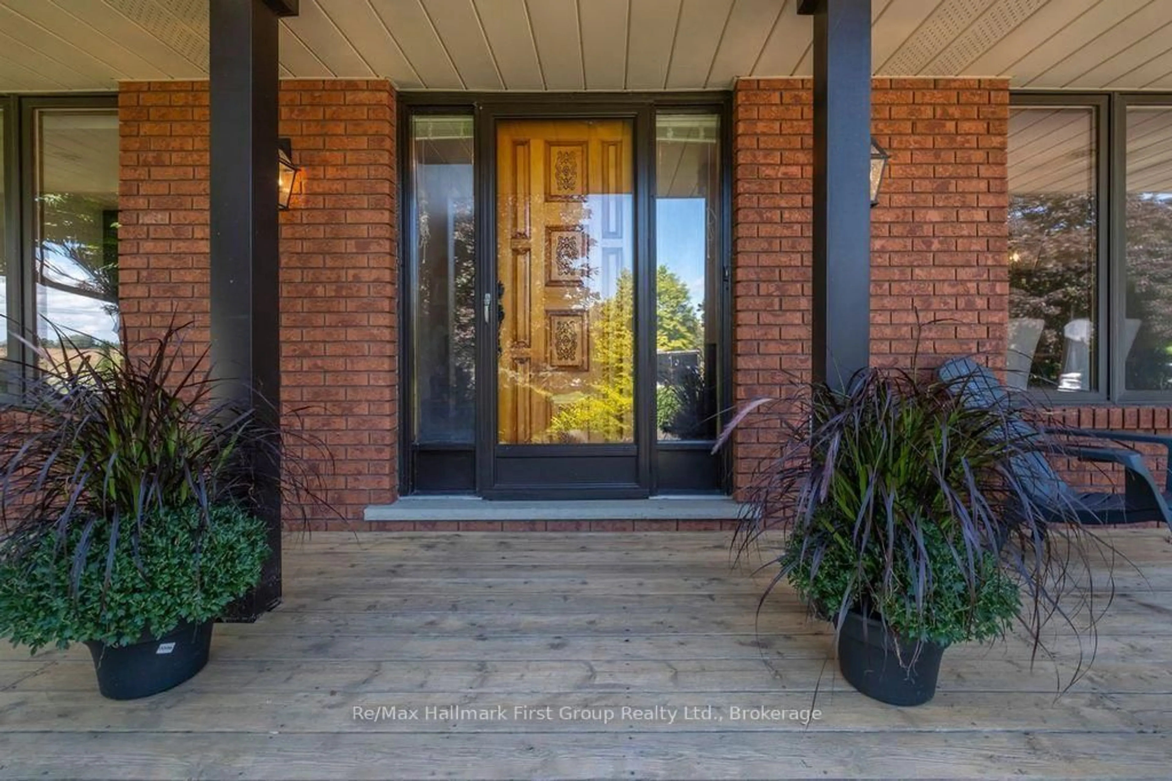 Indoor entryway for 14960 Old Scugog Rd, Scugog Ontario L0B 1B0