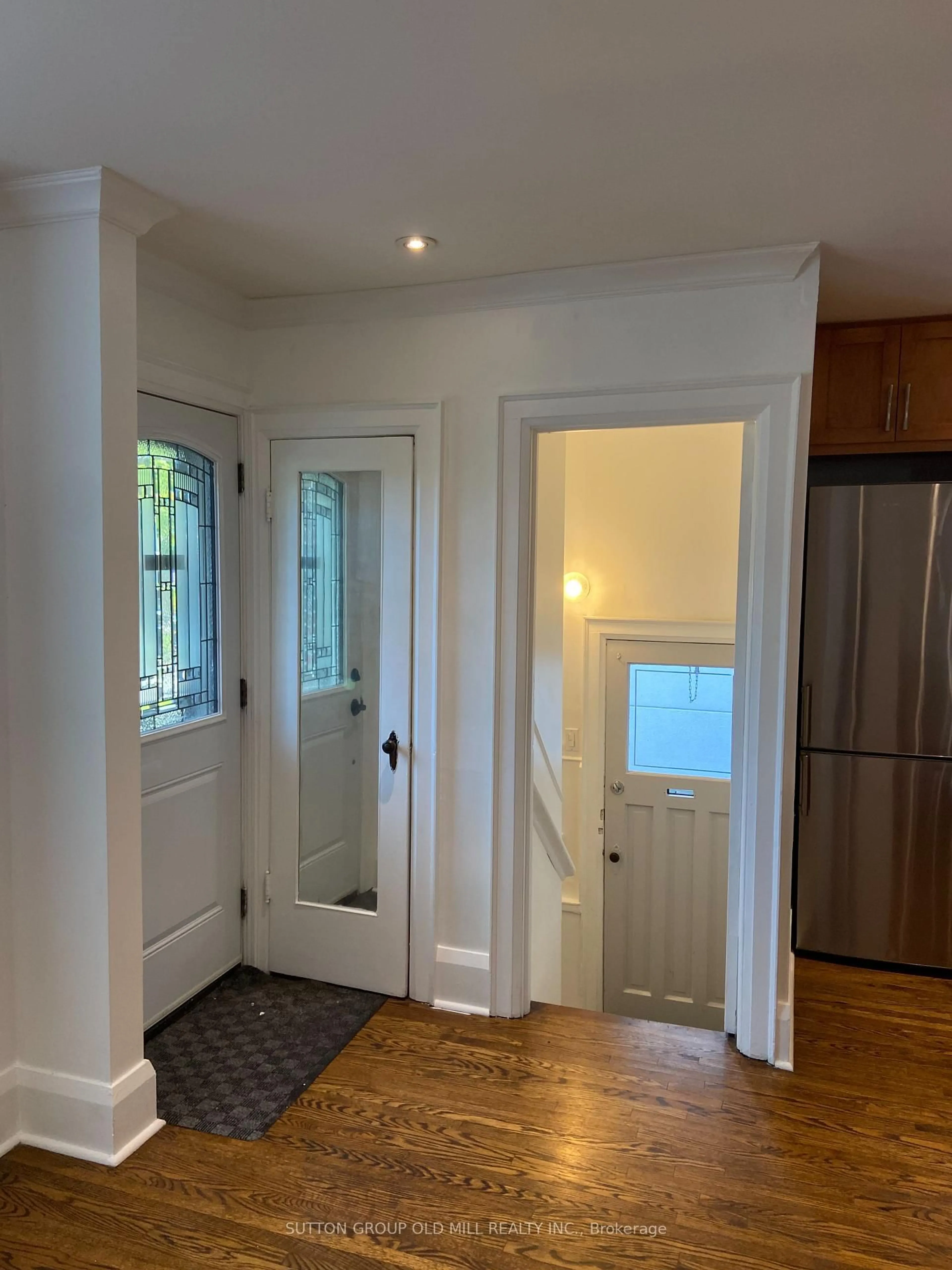 Indoor entryway for 46 Richard Ave, Toronto Ontario M4L 1W9