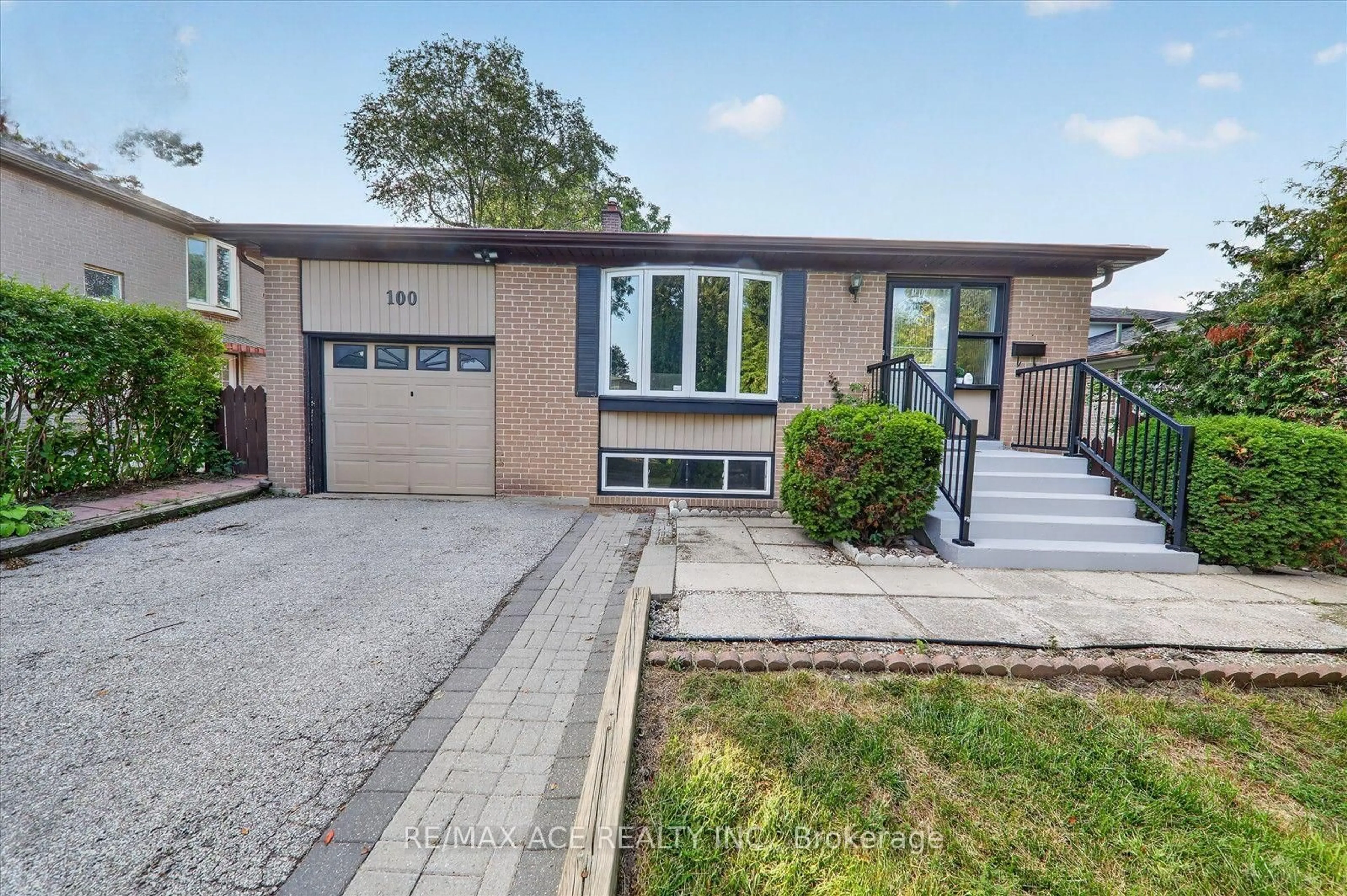 Home with brick exterior material, street for 100 Merkley Sq, Toronto Ontario M1G 2Y7