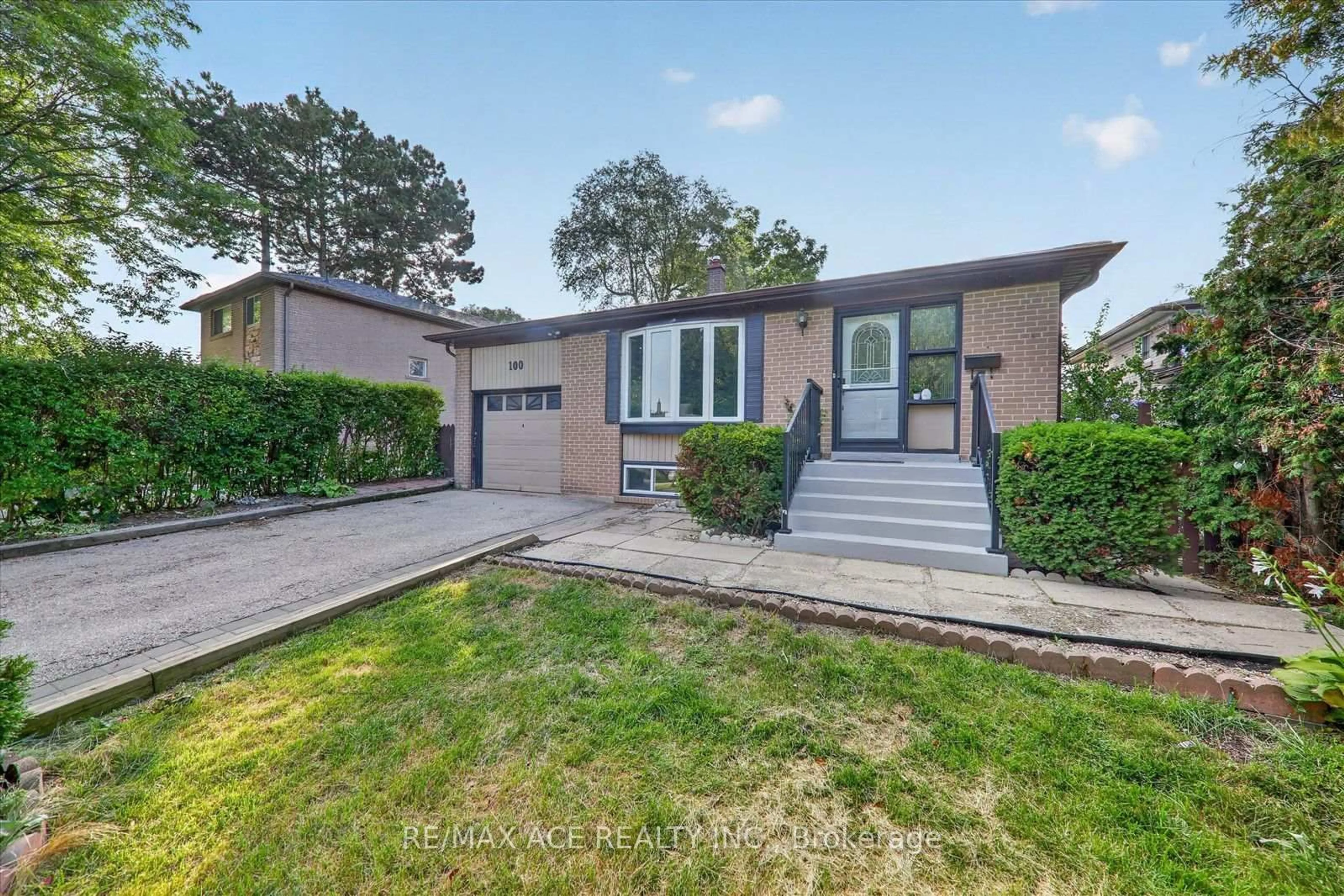Home with brick exterior material, street for 100 Merkley Sq, Toronto Ontario M1G 2Y7