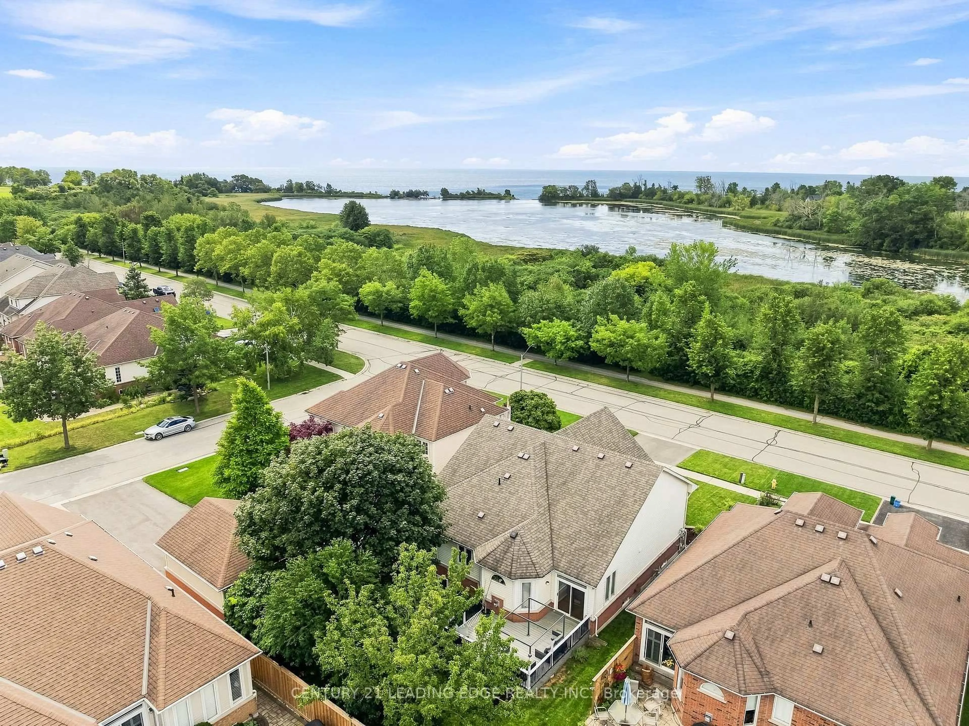 A pic from outside/outdoor area/front of a property/back of a property/a pic from drone, water/lake/river/ocean view for 291 Whitby Shores Greenway, Whitby Ontario L1N 9N6